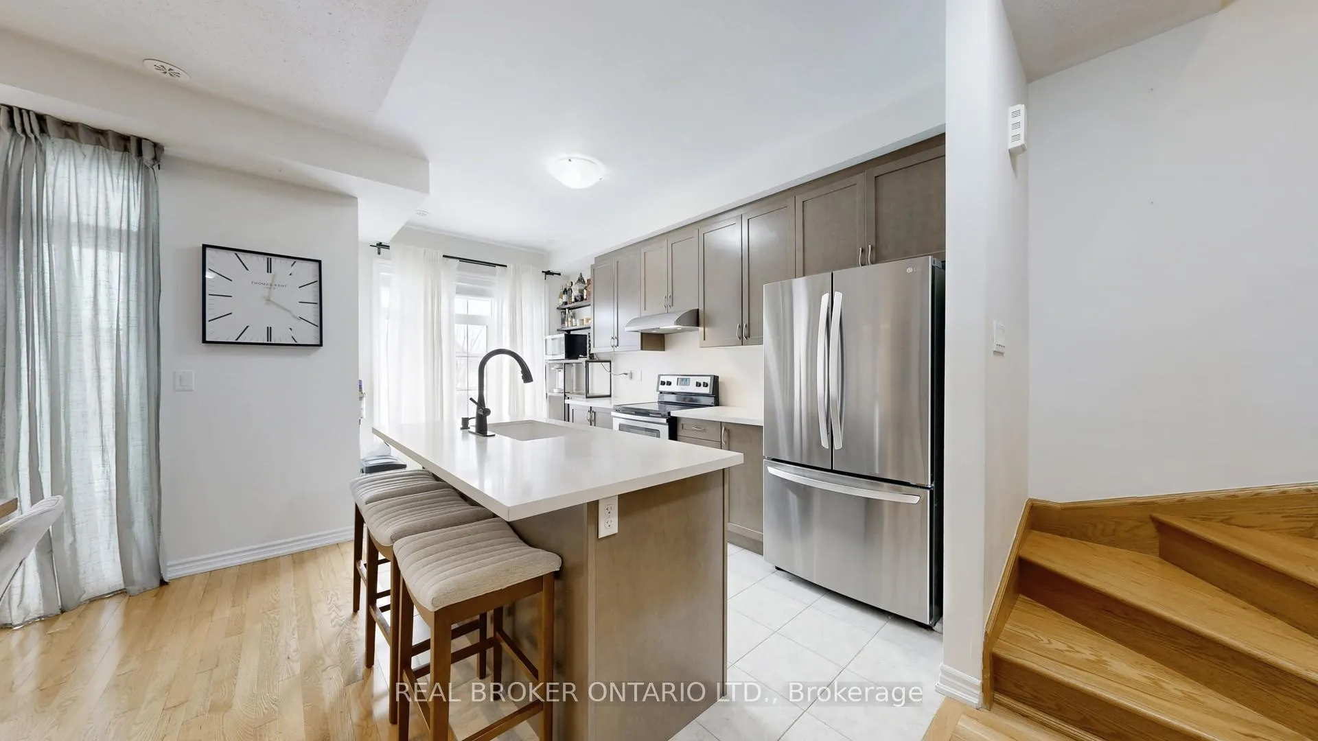 Photo 5 of 17 Blackpool Lane, East Gwillimbury, Queensville — HOMEH