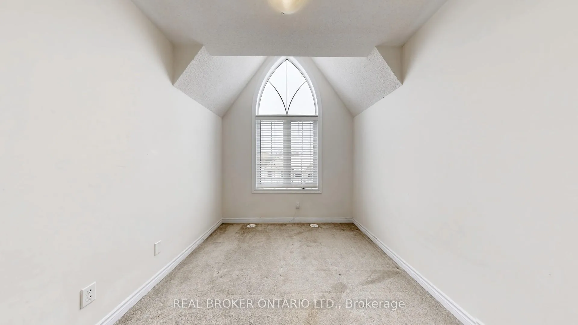 Photo 15 of 17 Blackpool Lane, East Gwillimbury, Queensville — HOMEH