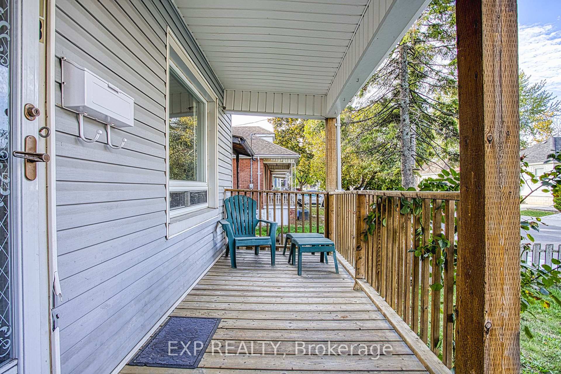 Photo 6 of 118 Garside Avenue N, Hamilton, Homeside — HOMEH