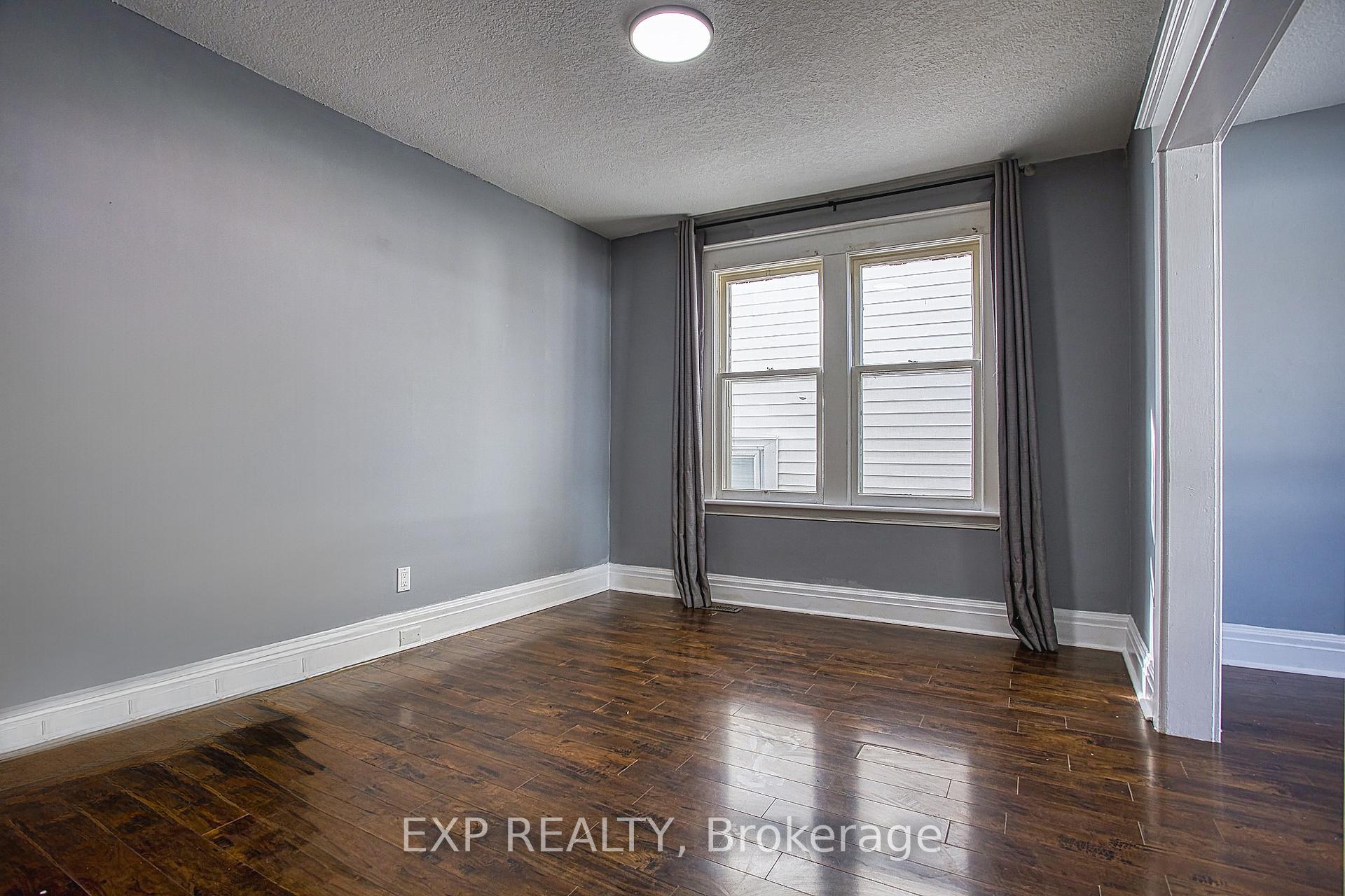 Photo 12 of 118 Garside Avenue N, Hamilton, Homeside — HOMEH