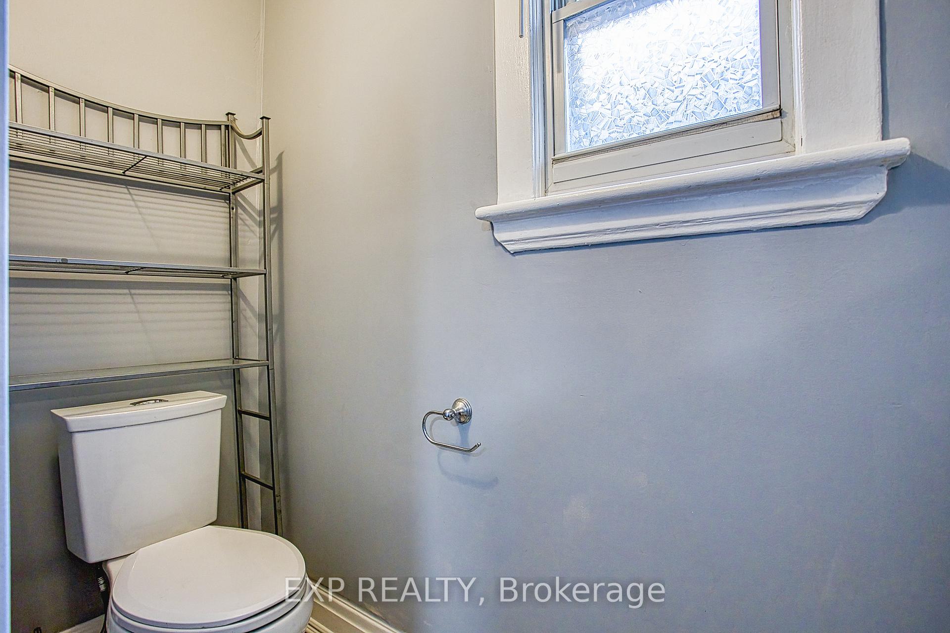 Photo 17 of 118 Garside Avenue N, Hamilton, Homeside — HOMEH