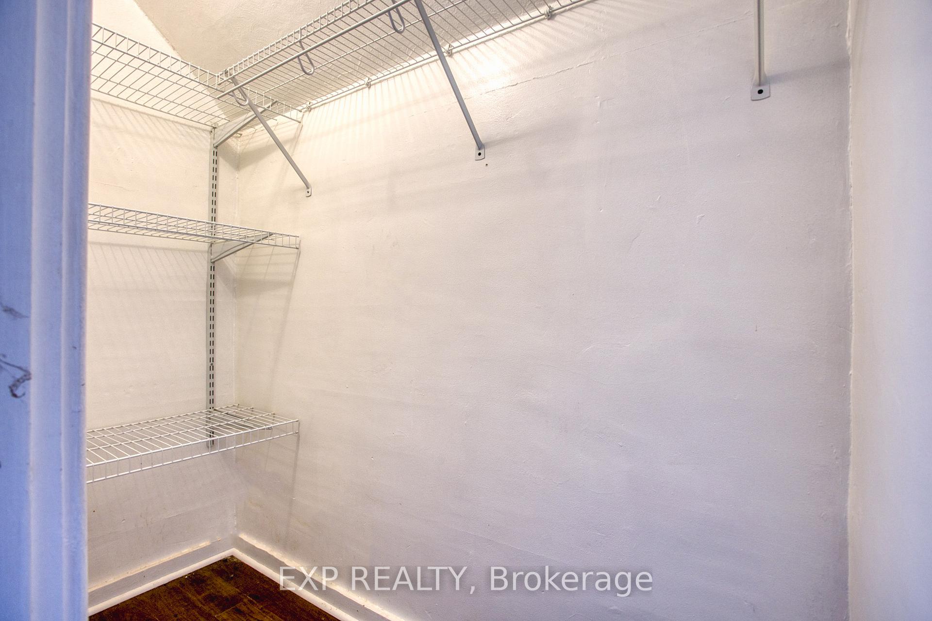 Photo 25 of 118 Garside Avenue N, Hamilton, Homeside — HOMEH