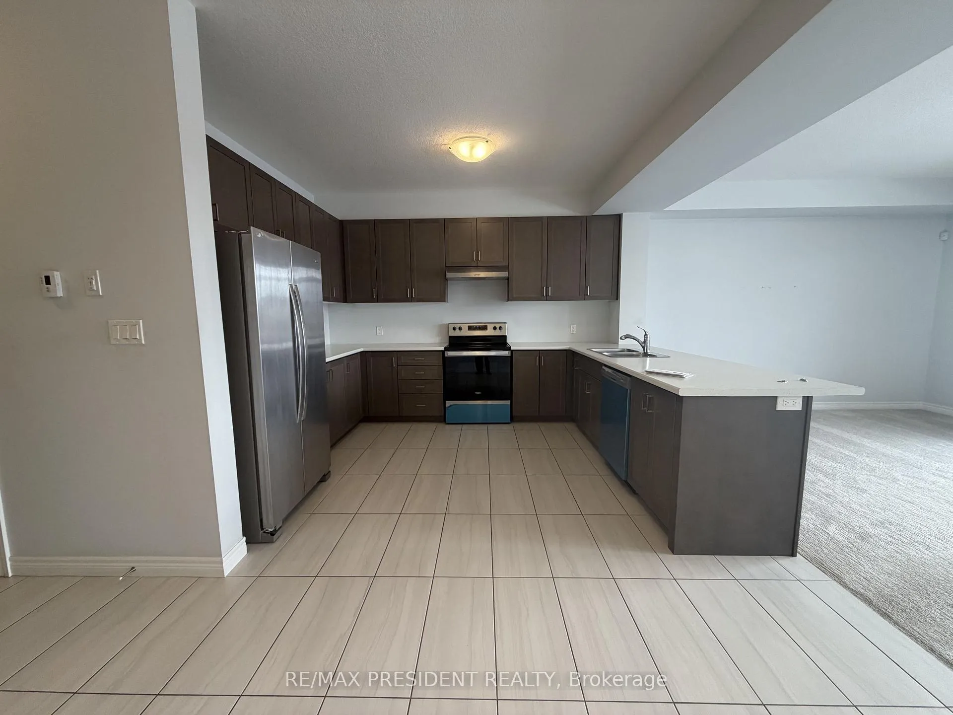 Photo 5 of 32 Zoe Lane, Hamilton, Rural Glanbrook — HOMEH