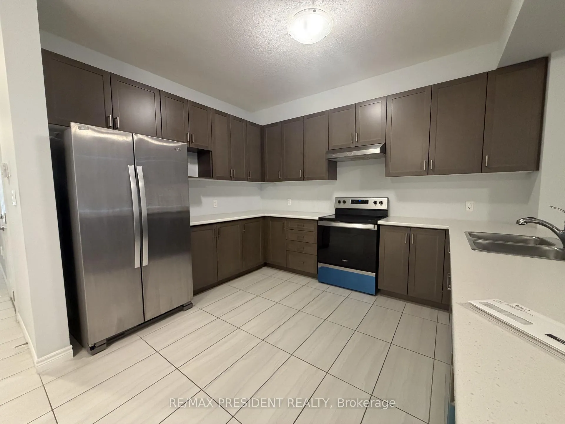 Photo 6 of 32 Zoe Lane, Hamilton, Rural Glanbrook — HOMEH