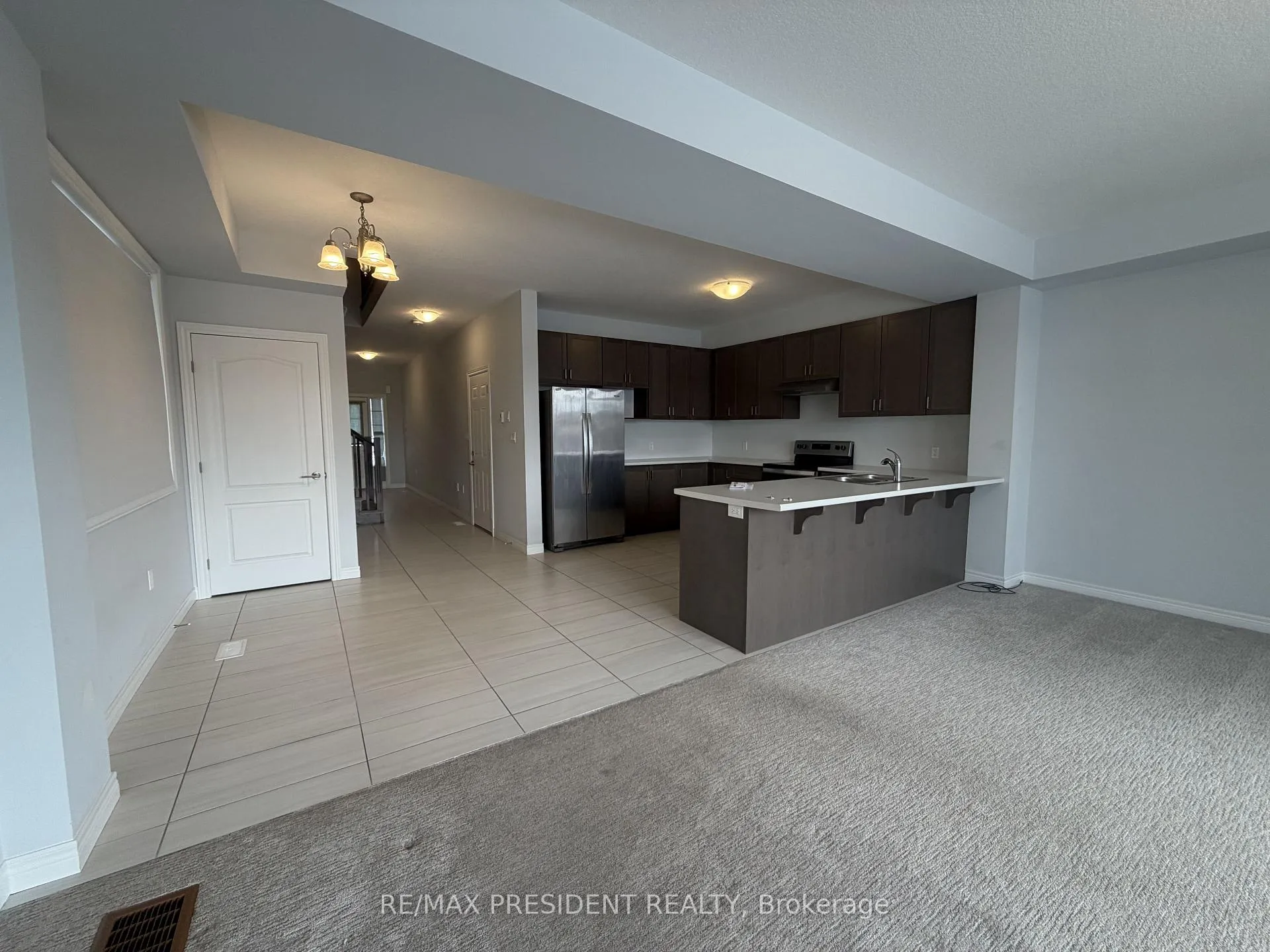 Photo 8 of 32 Zoe Lane, Hamilton, Rural Glanbrook — HOMEH