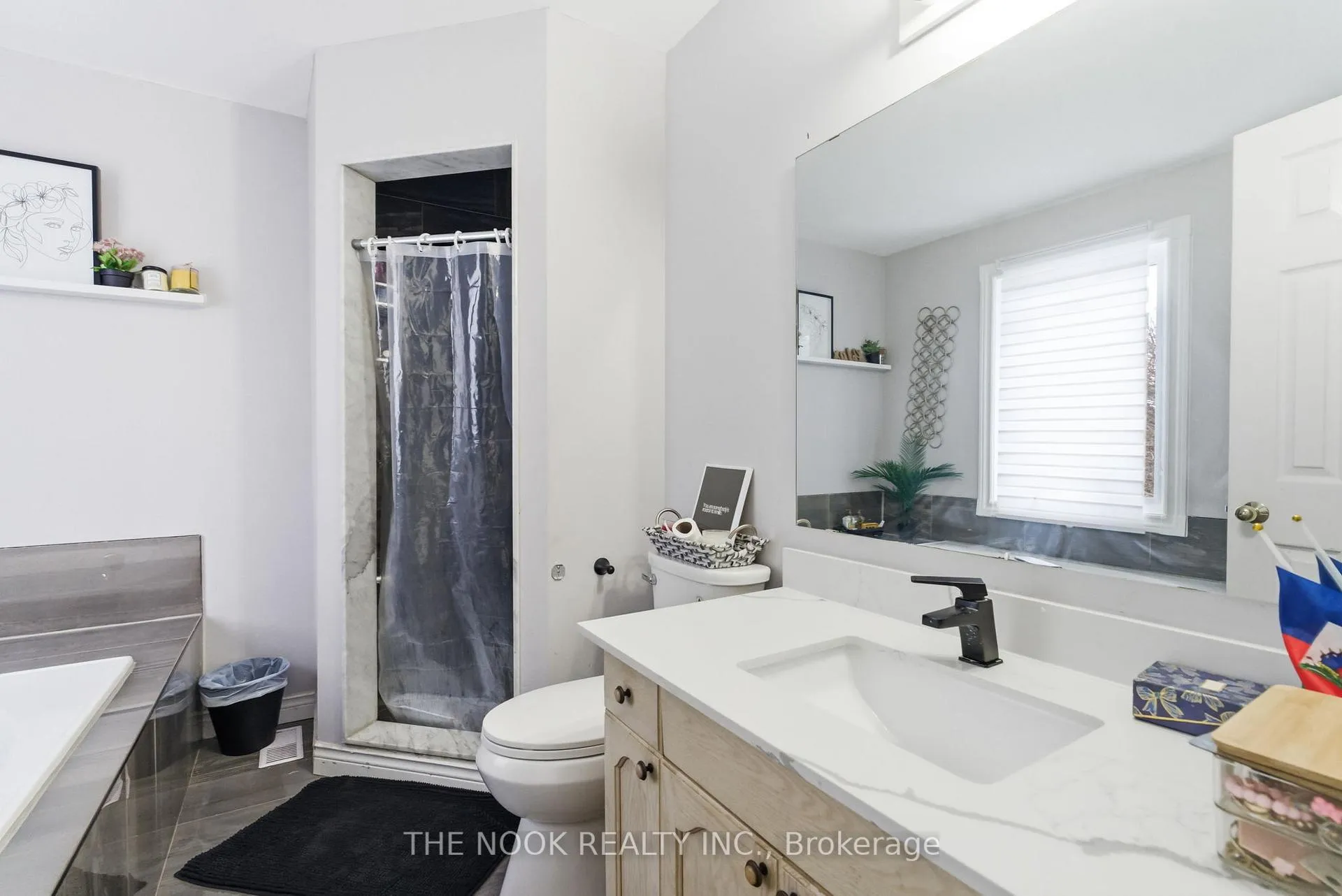 Photo 16 of 119 Brownstone Crescent, Clarington, Courtice — HOMEH