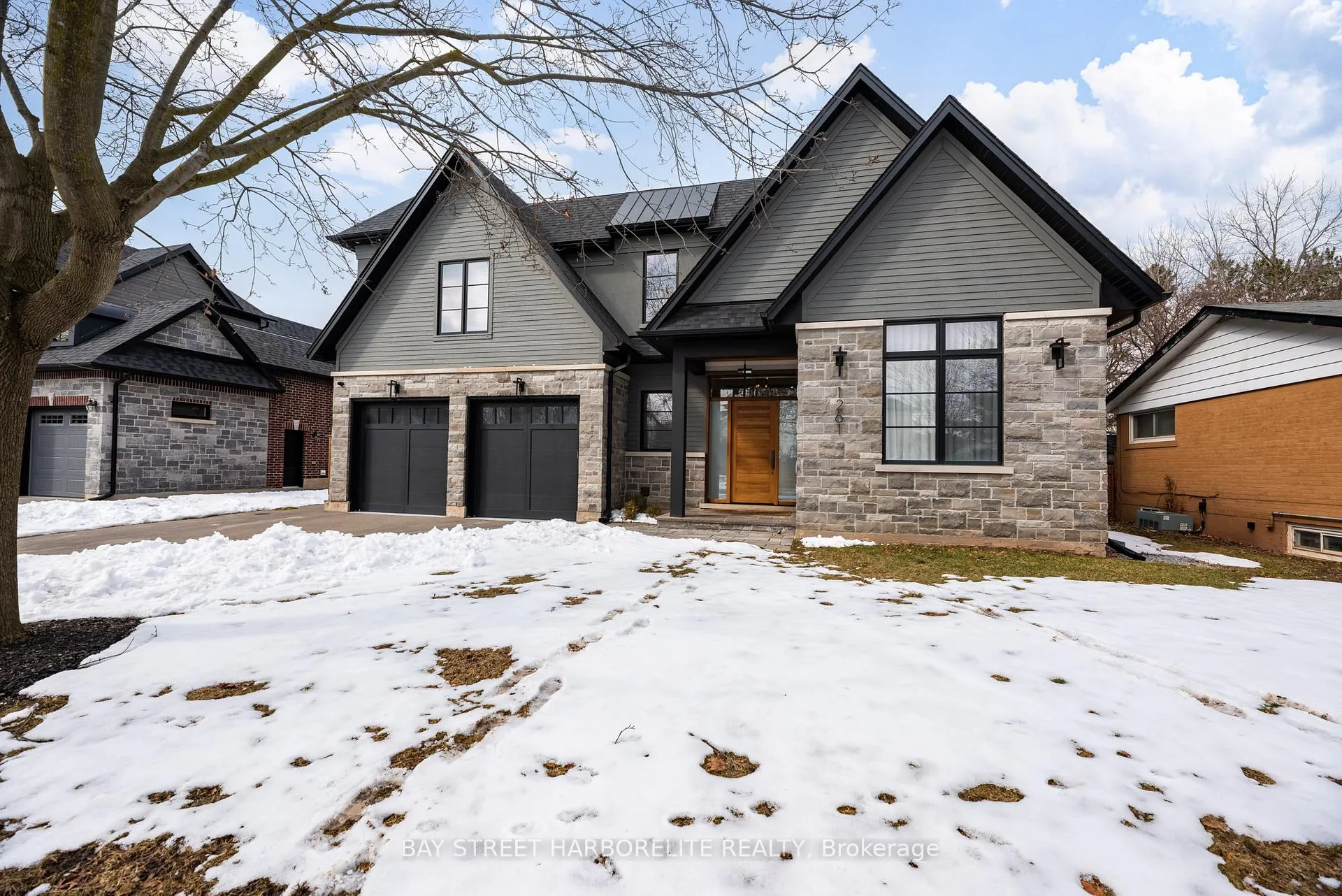Front of 1261 Pinegrove Road