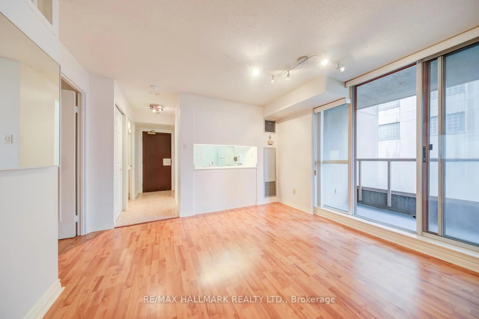 Front of Unit 307, 736 Bay Street