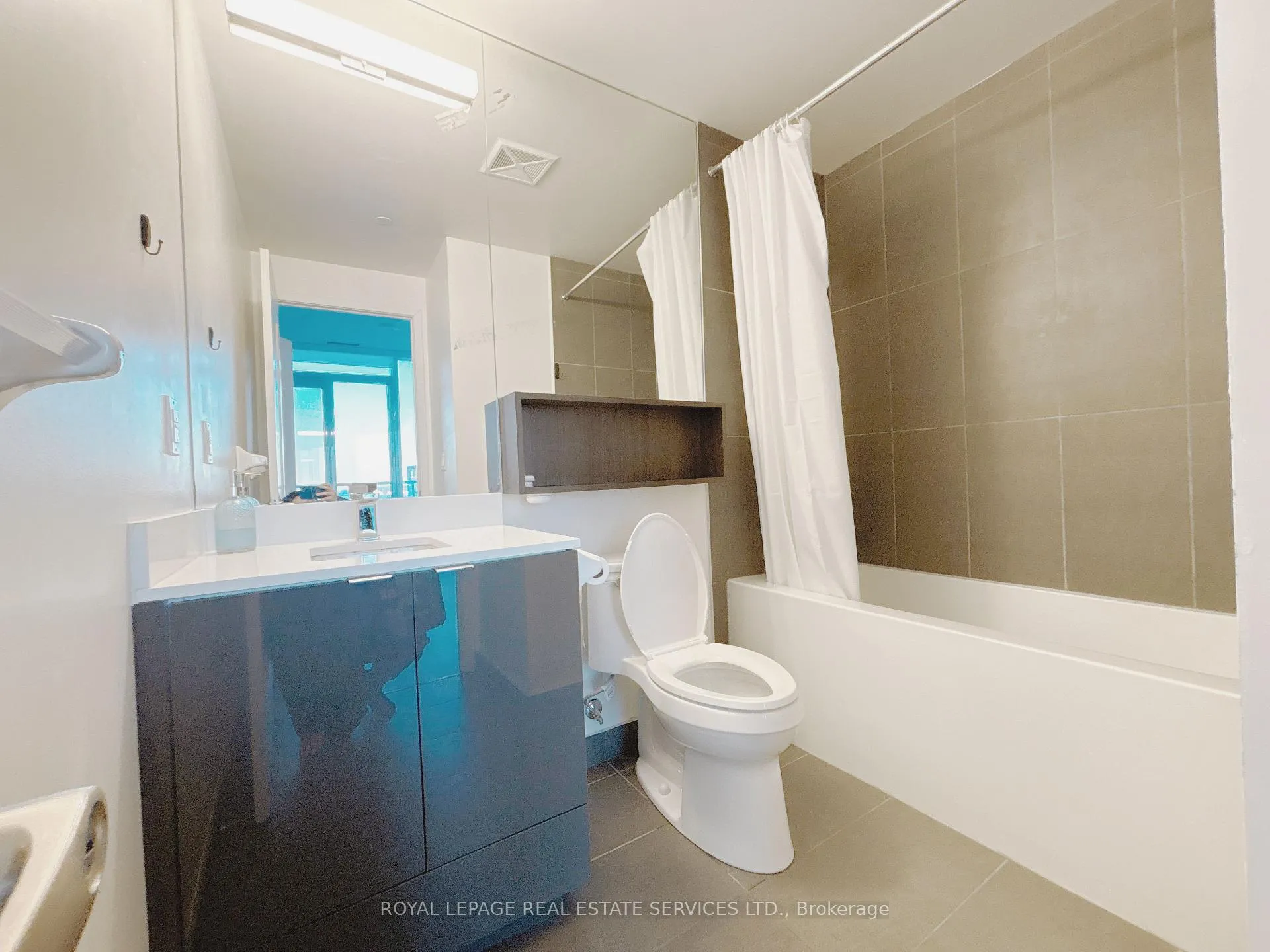 Photo 5 of Unit 1903 E, 70 Princess Street E, Toronto, Waterfront Communities — HOMEH