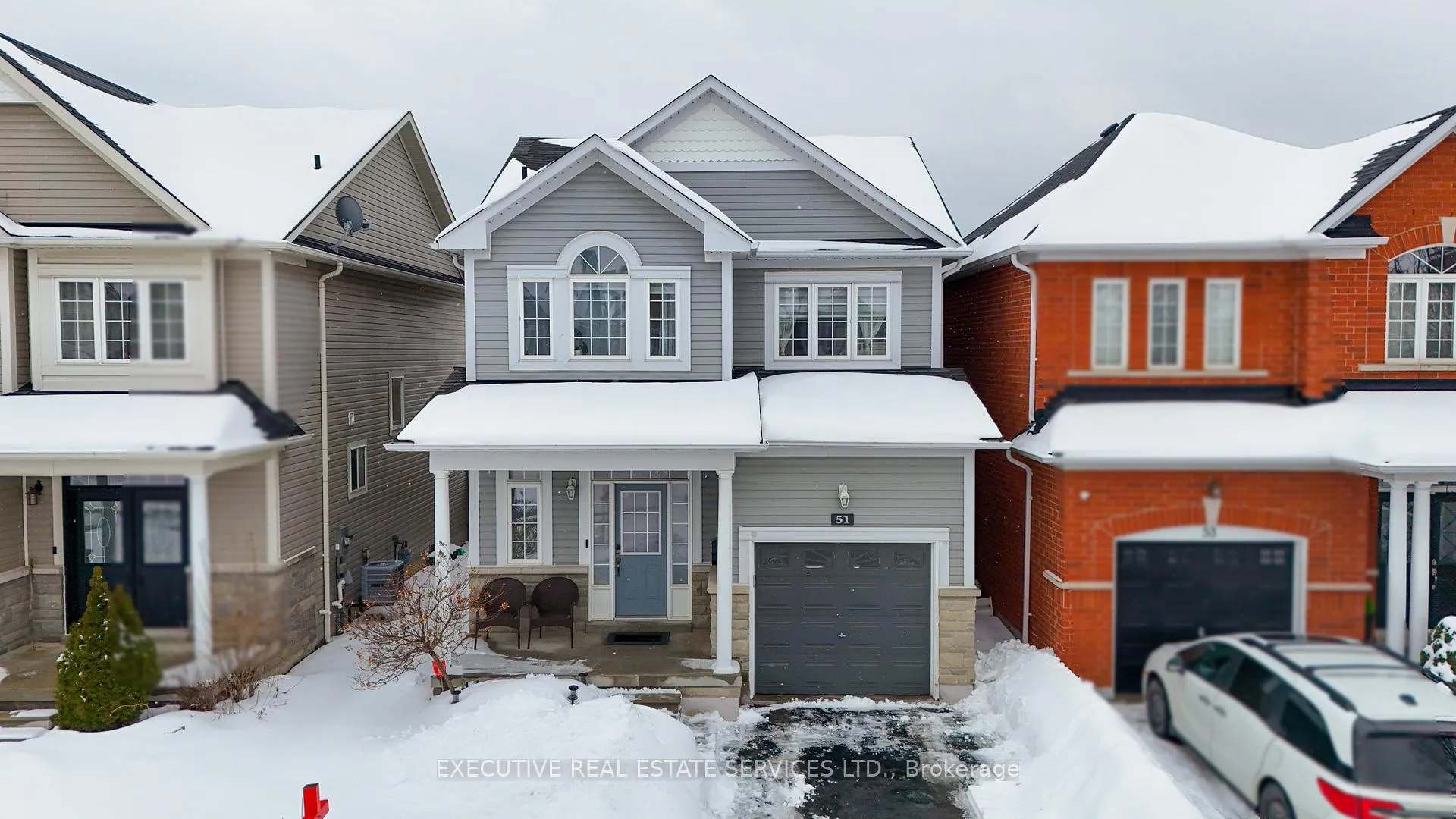 Photo 4 of 51 Chiswick Avenue, Whitby, Brooklin — HOMEH