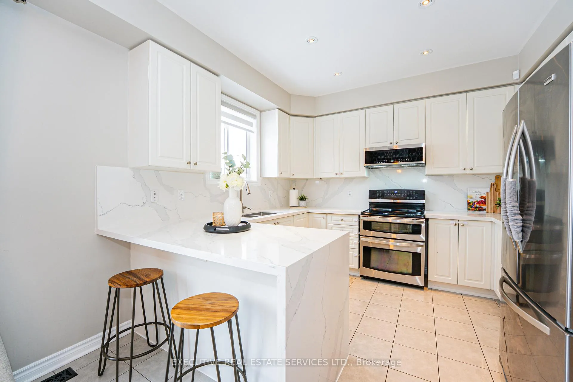 Photo 14 of 51 Chiswick Avenue, Whitby, Brooklin — HOMEH