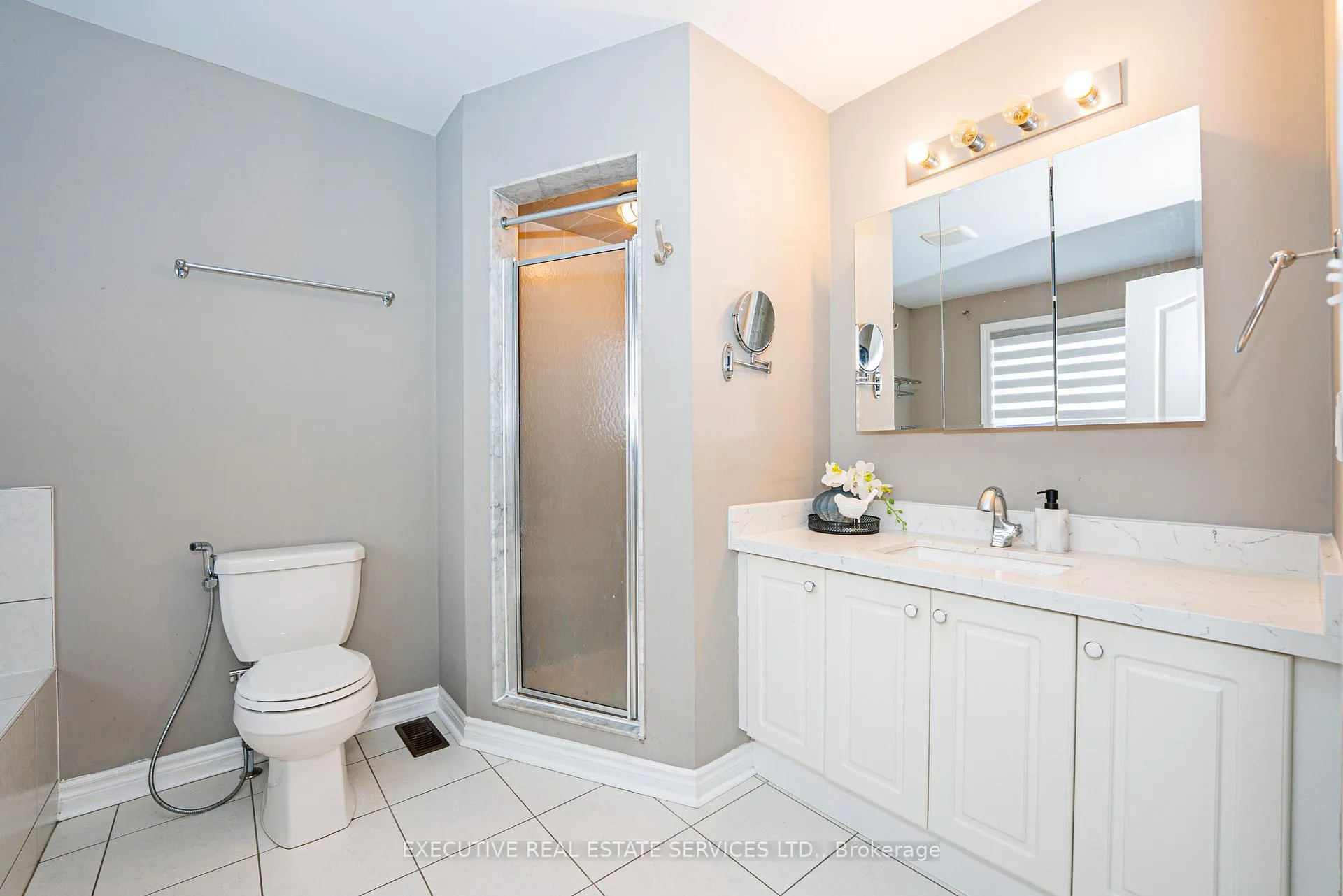 Photo 25 of 51 Chiswick Avenue, Whitby, Brooklin — HOMEH