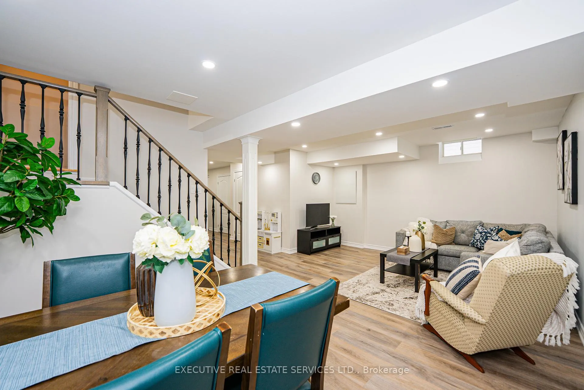 Photo 37 of 51 Chiswick Avenue, Whitby, Brooklin — HOMEH