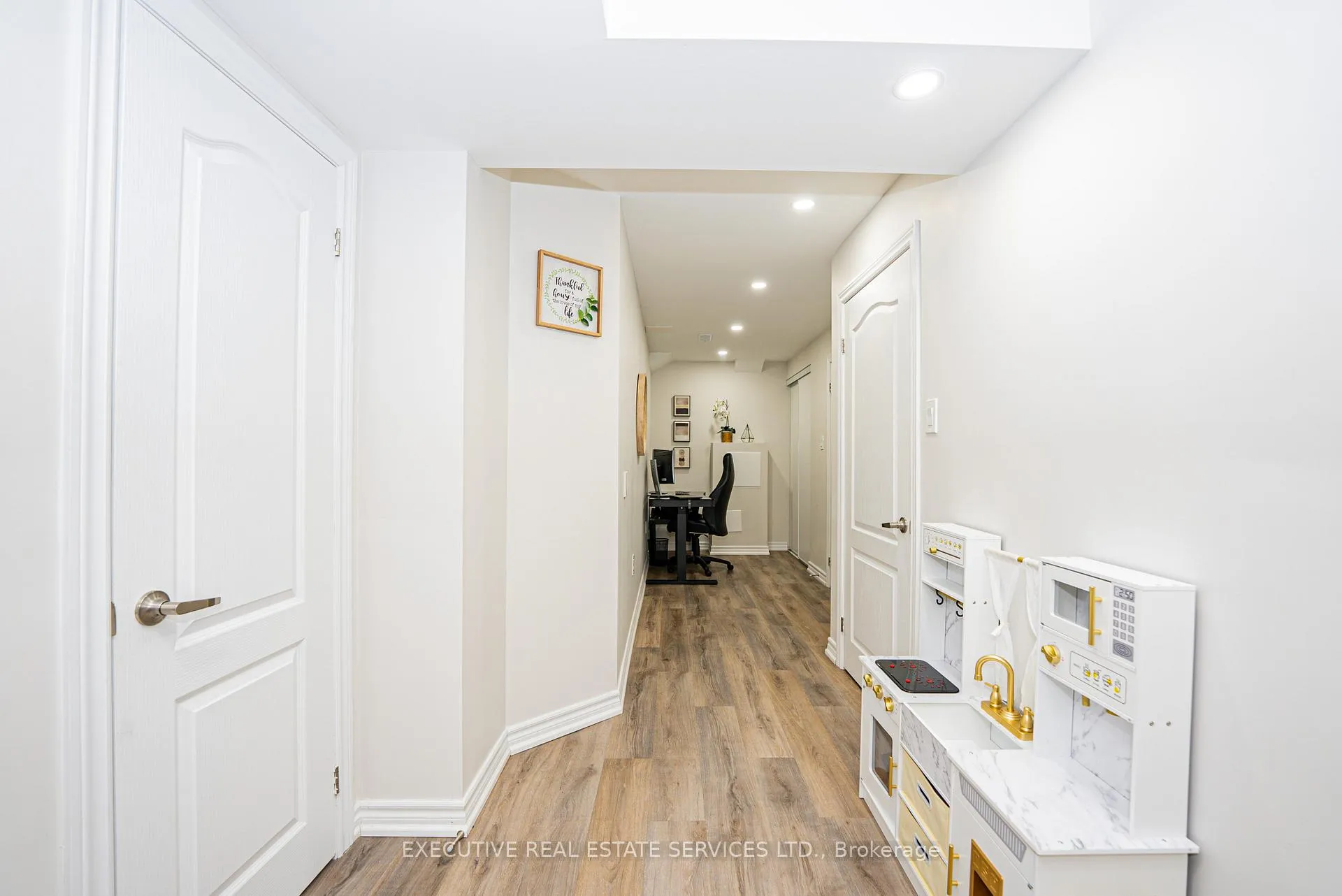 Photo 39 of 51 Chiswick Avenue, Whitby, Brooklin — HOMEH