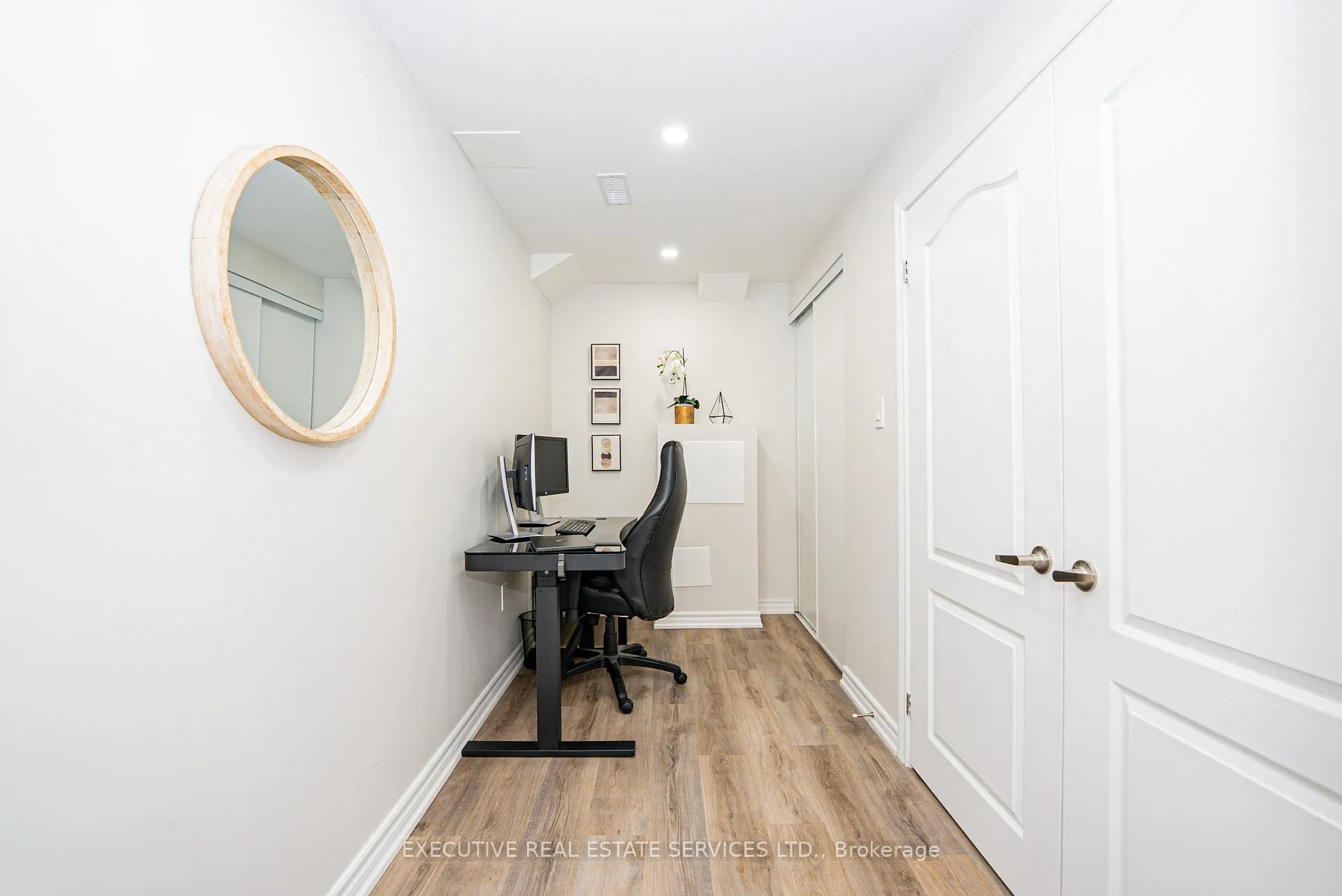 Photo 40 of 51 Chiswick Avenue, Whitby, Brooklin — HOMEH