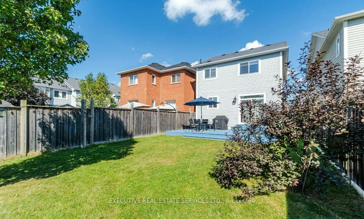 Photo 45 of 51 Chiswick Avenue, Whitby, Brooklin — HOMEH