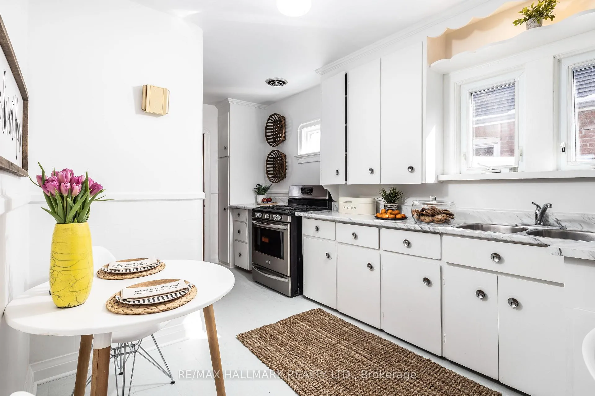 Photo 11 of 18 Fairside Avenue, Toronto, Danforth Village-East York — HOMEH