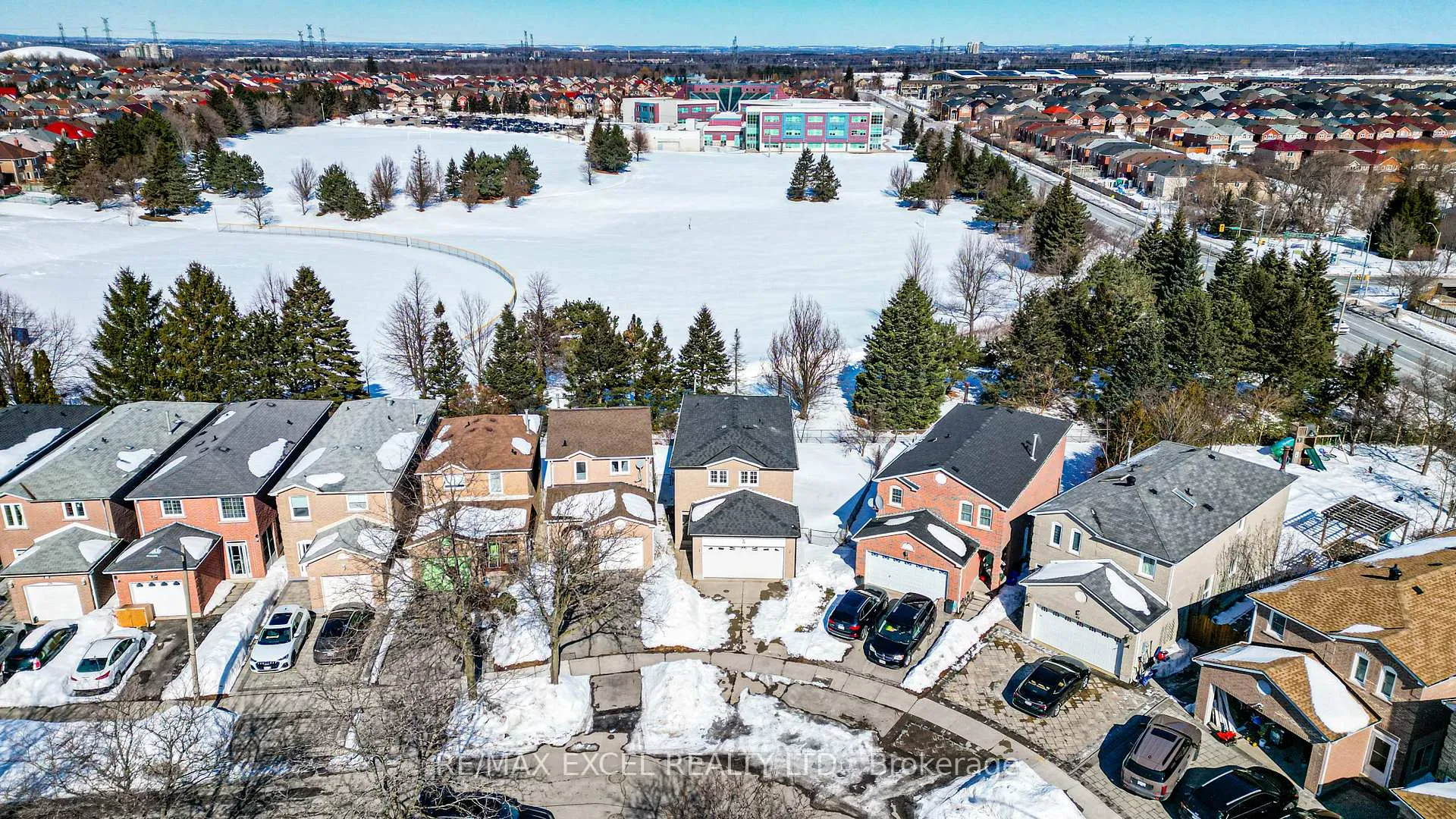 Photo 5 of 36 Laguna Crescent, Markham, Middlefield — HOMEH
