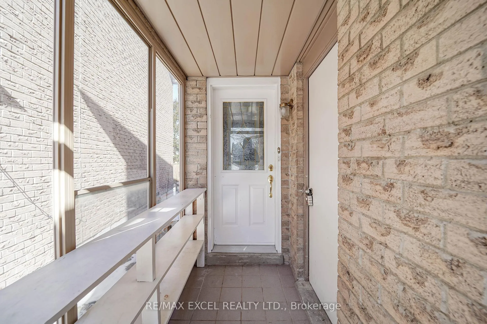 Photo 8 of 36 Laguna Crescent, Markham, Middlefield — HOMEH