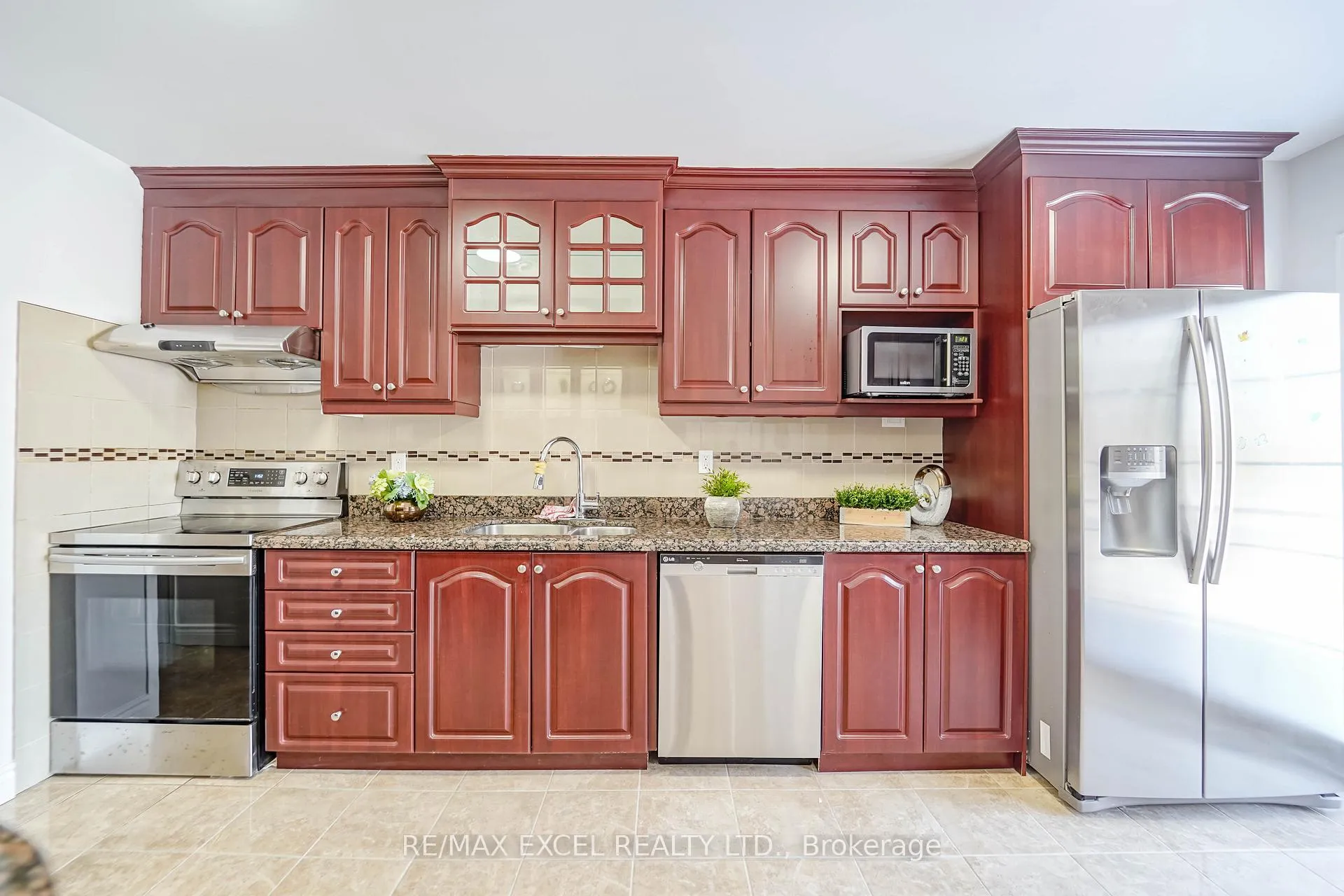 Photo 20 of 36 Laguna Crescent, Markham, Middlefield — HOMEH