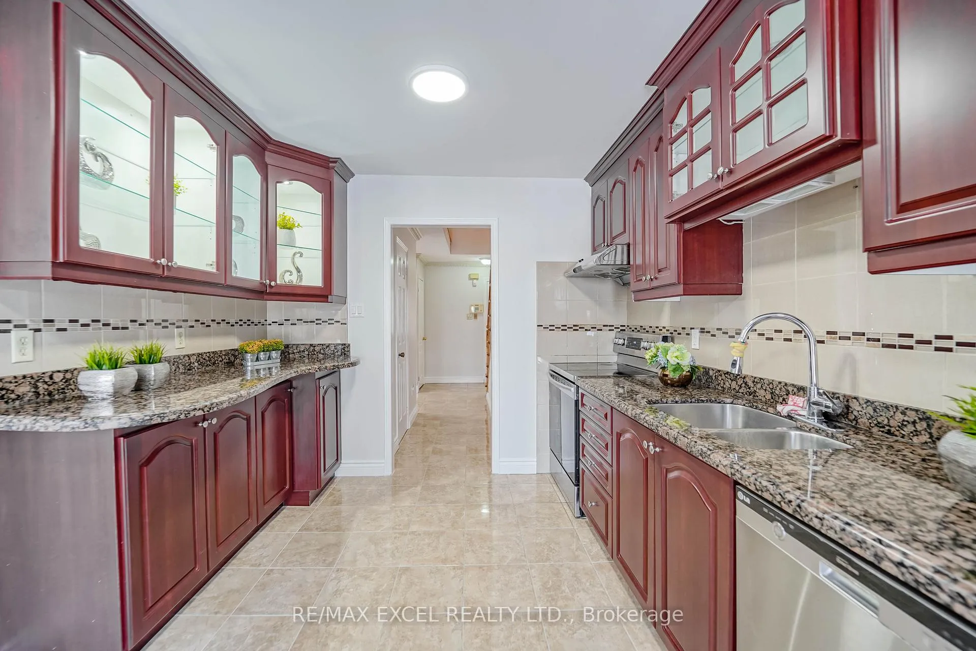 Photo 22 of 36 Laguna Crescent, Markham, Middlefield — HOMEH