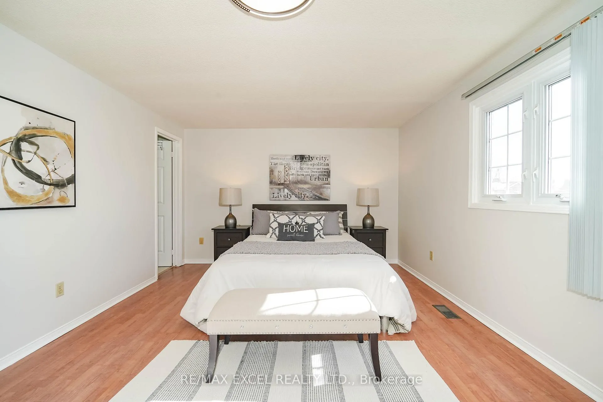 Photo 32 of 36 Laguna Crescent, Markham, Middlefield — HOMEH