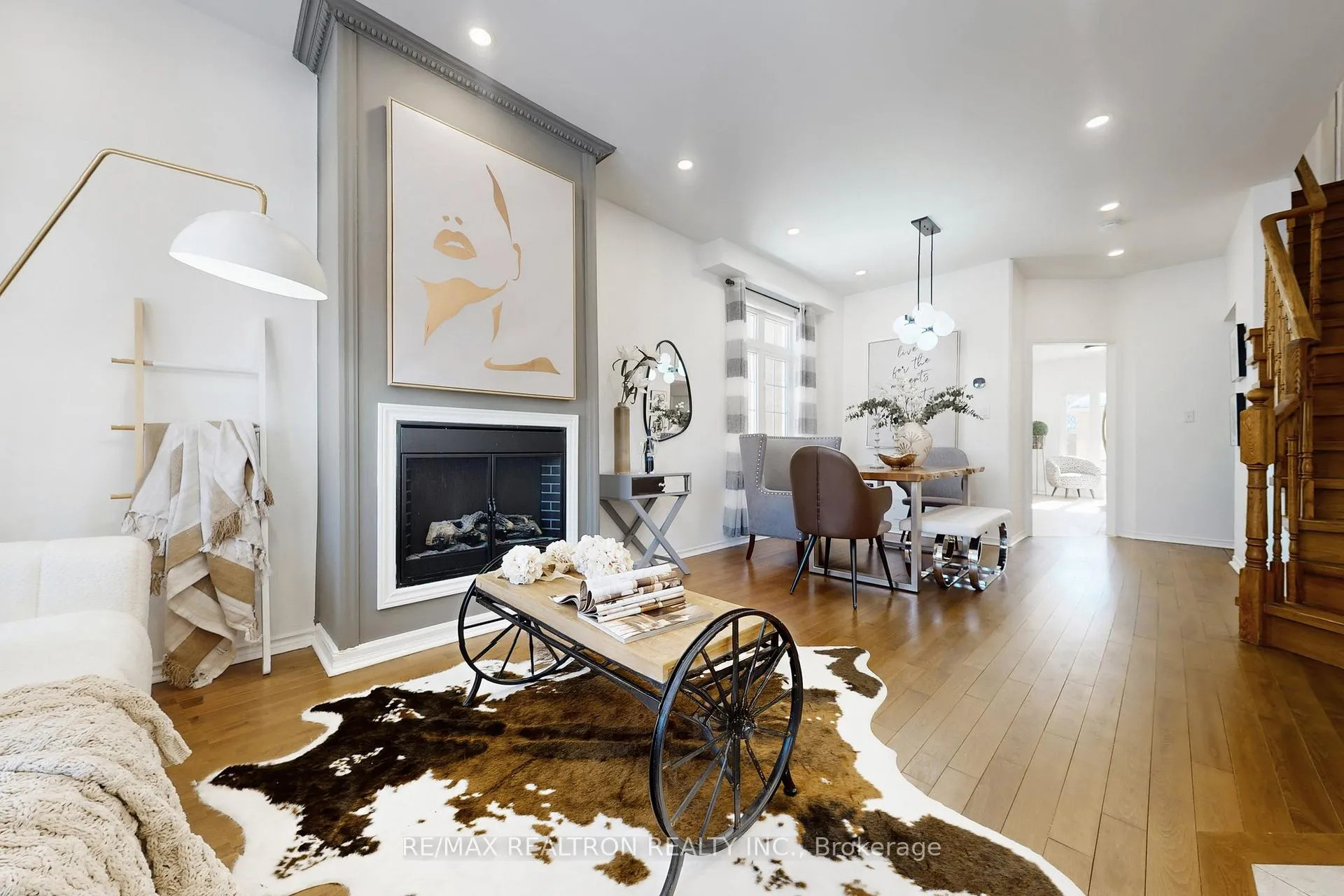 Photo 5 of 49 Rainbow Valley Crescent, Markham, Greensborough — HOMEH