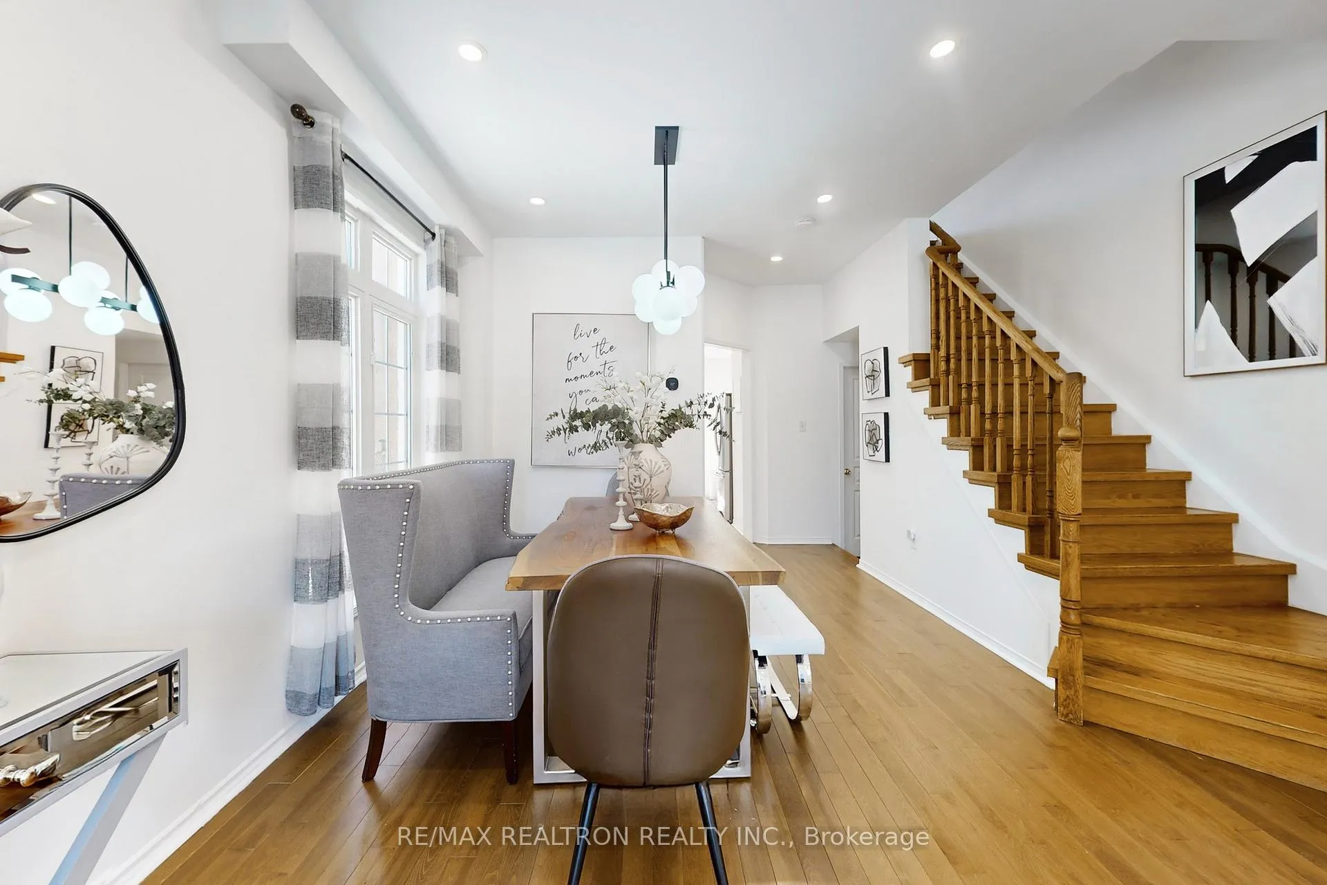Photo 7 of 49 Rainbow Valley Crescent, Markham, Greensborough — HOMEH