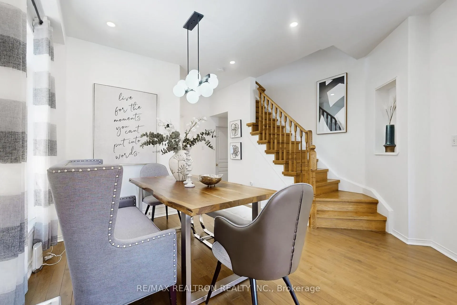 Photo 8 of 49 Rainbow Valley Crescent, Markham, Greensborough — HOMEH