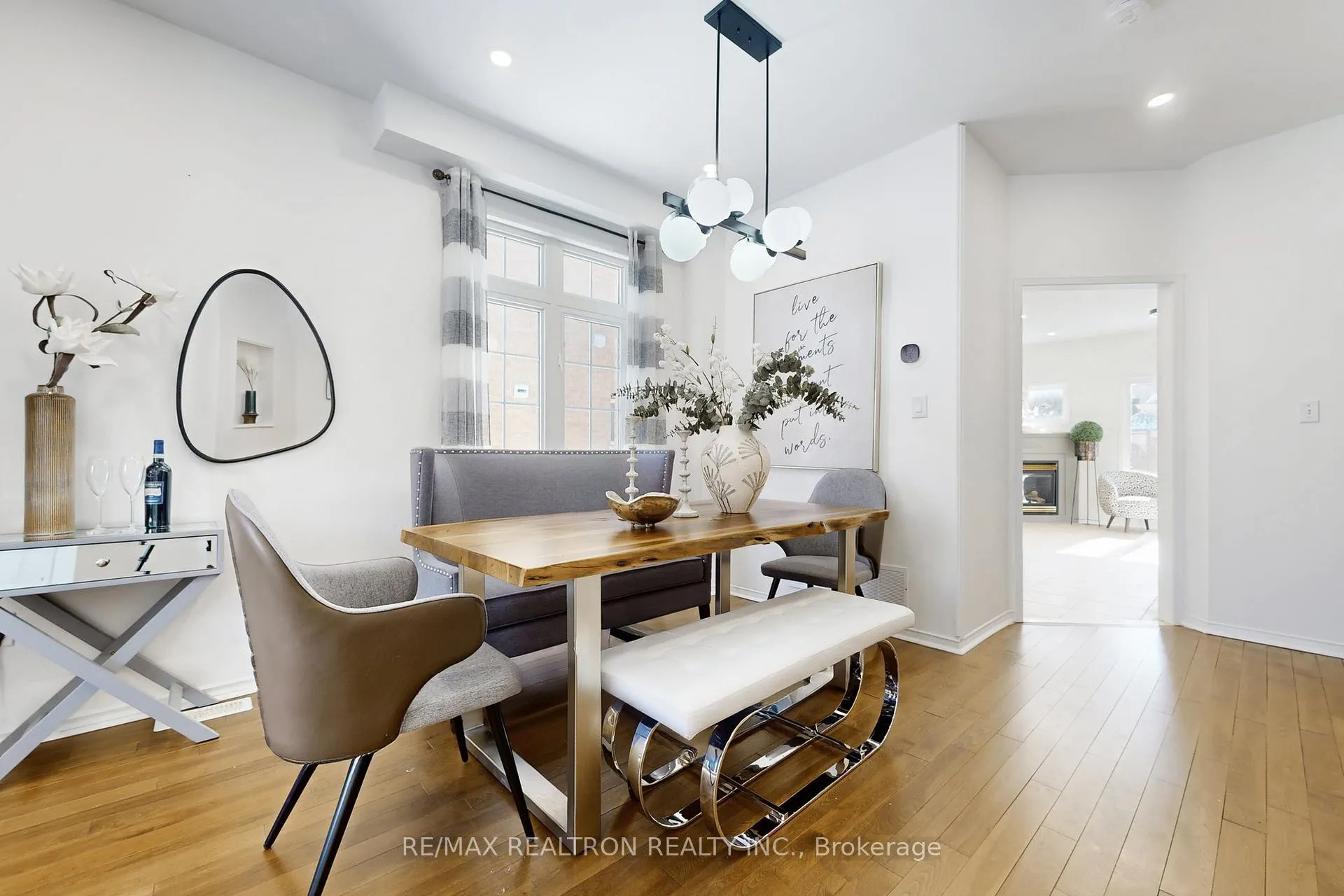 Photo 9 of 49 Rainbow Valley Crescent, Markham, Greensborough — HOMEH