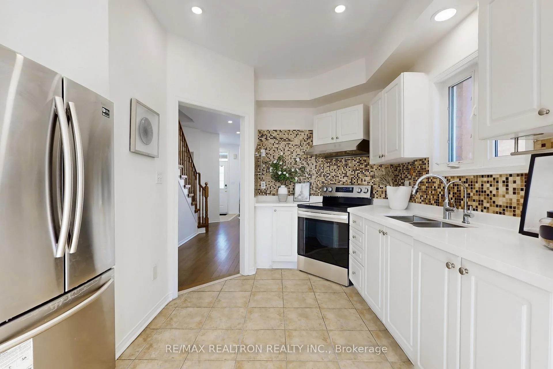Photo 17 of 49 Rainbow Valley Crescent, Markham, Greensborough — HOMEH
