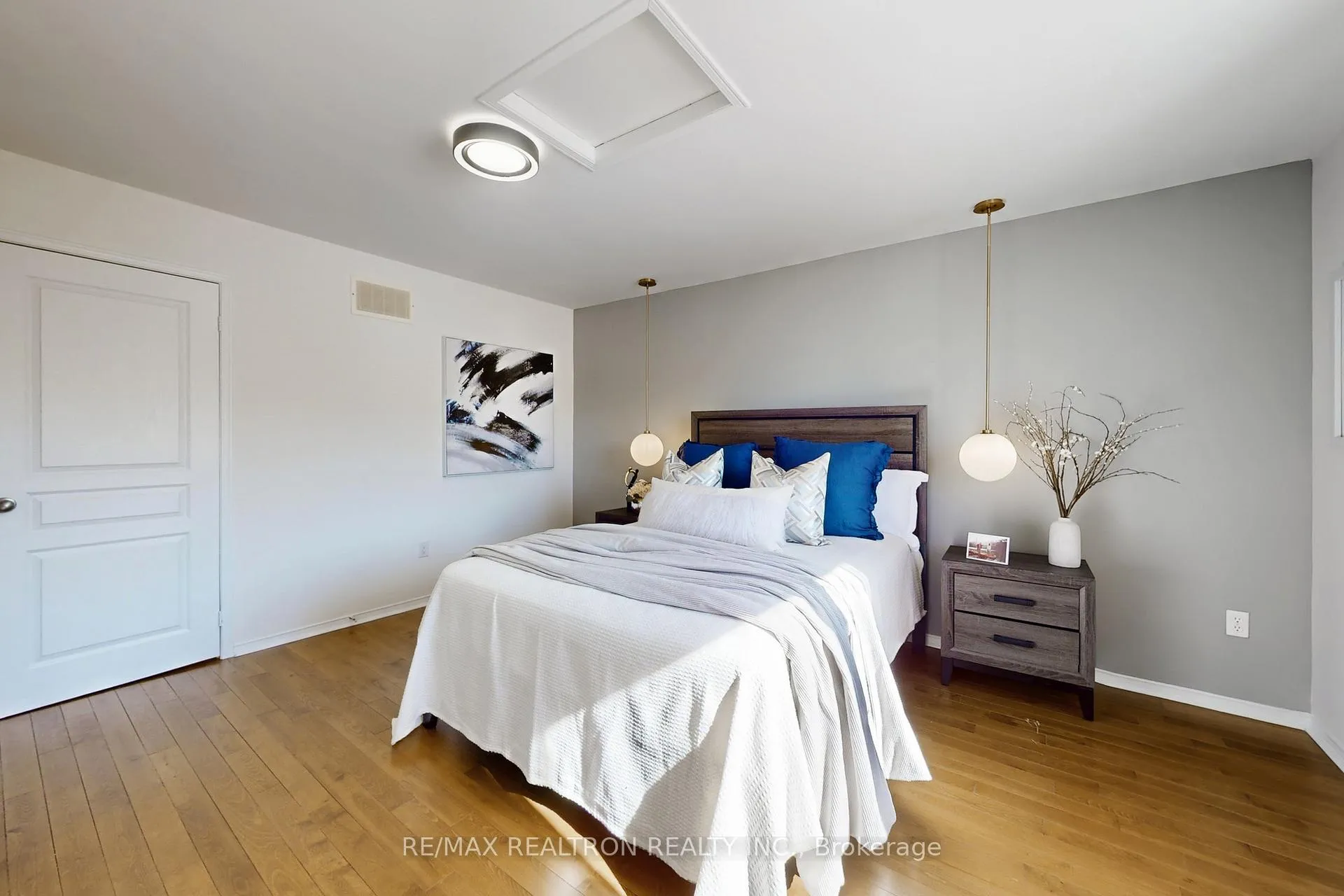 Photo 24 of 49 Rainbow Valley Crescent, Markham, Greensborough — HOMEH