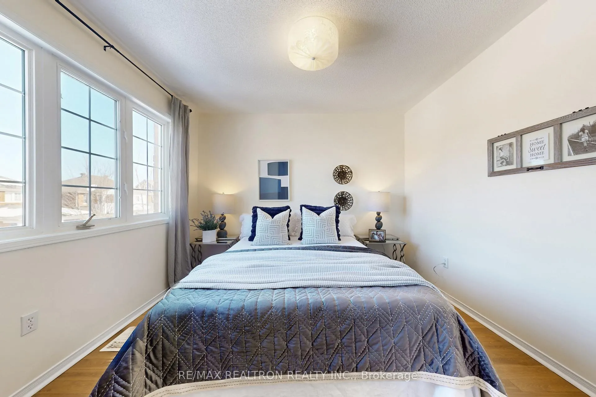 Photo 28 of 49 Rainbow Valley Crescent, Markham, Greensborough — HOMEH