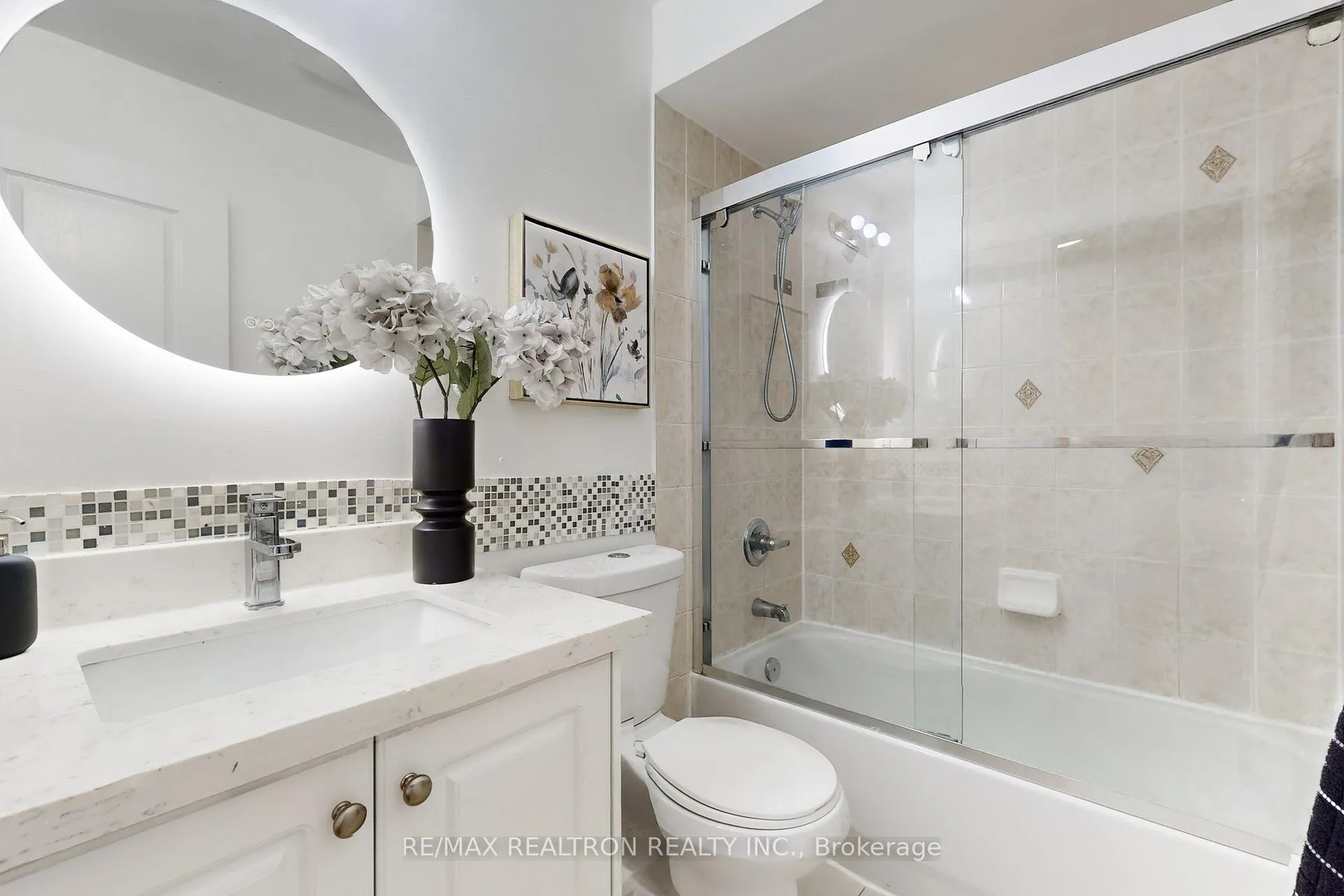 Photo 29 of 49 Rainbow Valley Crescent, Markham, Greensborough — HOMEH