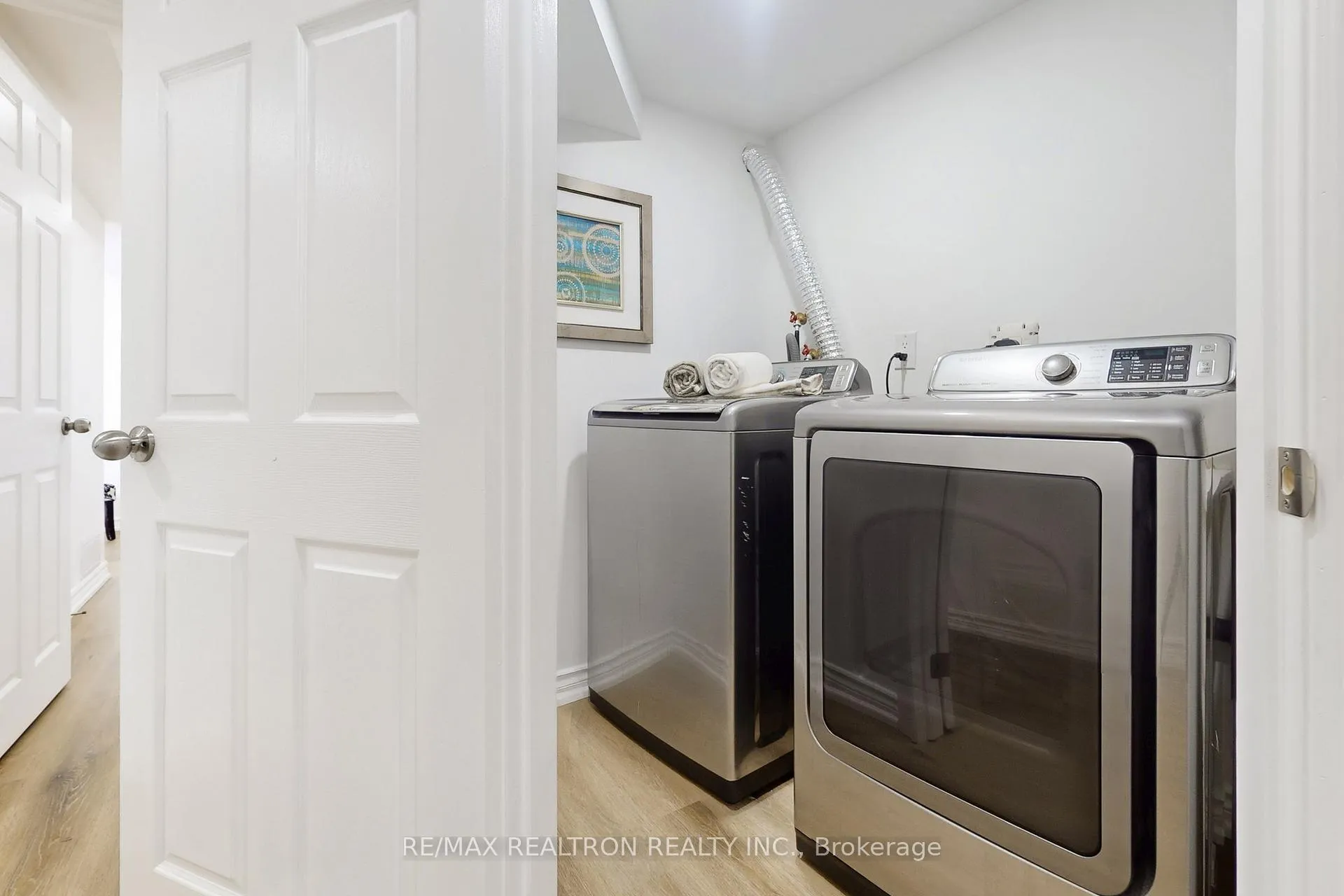 Photo 41 of 49 Rainbow Valley Crescent, Markham, Greensborough — HOMEH