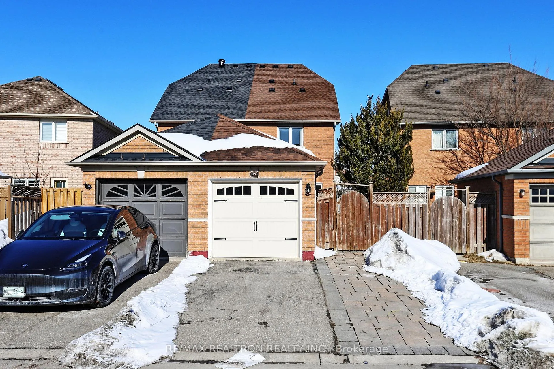 Photo 42 of 49 Rainbow Valley Crescent, Markham, Greensborough — HOMEH
