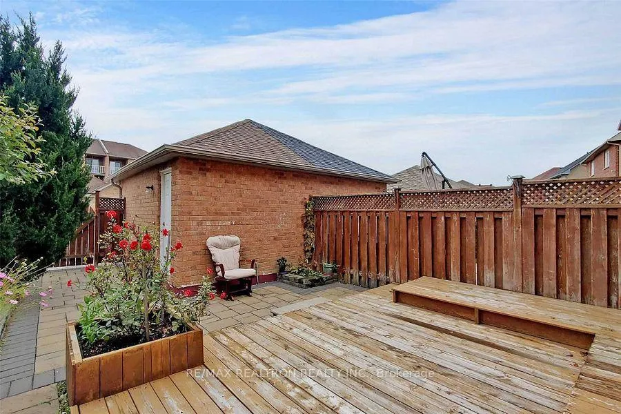 Photo 46 of 49 Rainbow Valley Crescent, Markham, Greensborough — HOMEH