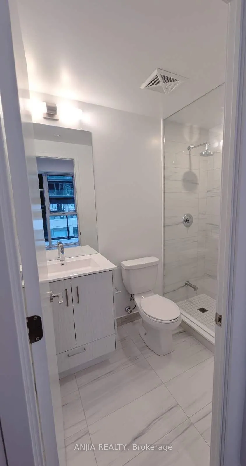 Photo 8 of Unit 1507, 180 Front Street E, Toronto, Moss Park — HOMEH