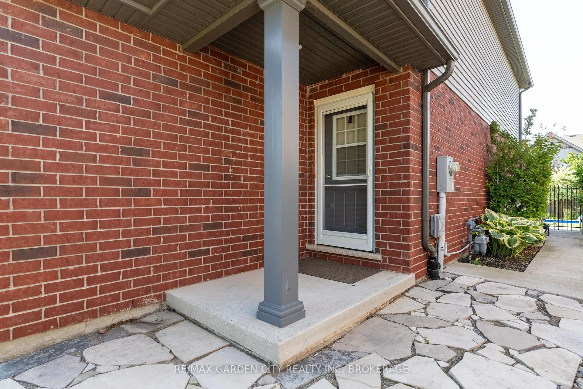 Photo 13 of 6456 Armelina Crescent, Niagara Falls, Forestview — HOMEH