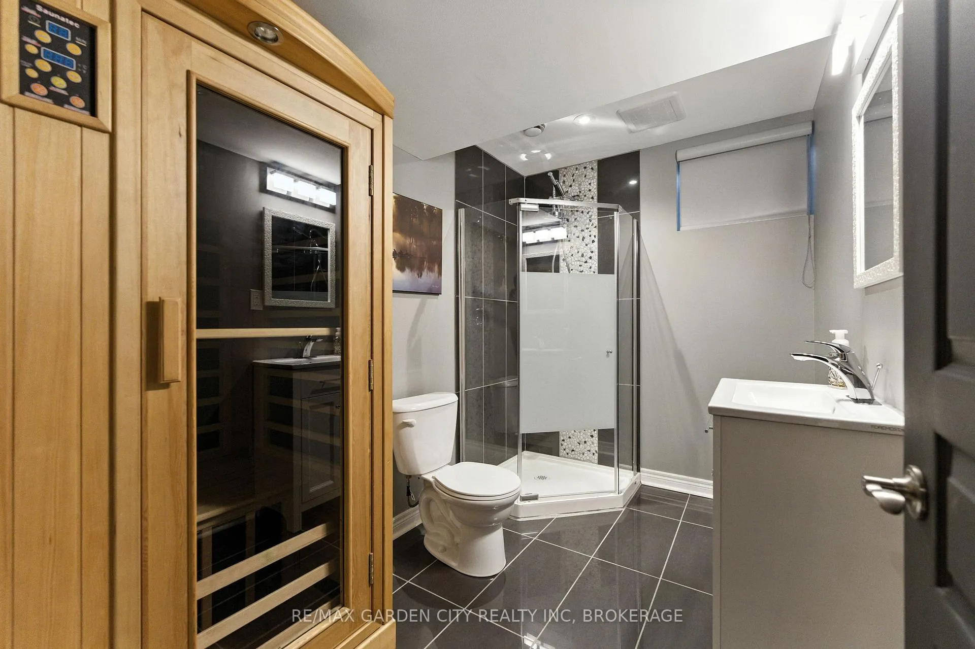 Photo 25 of 6456 Armelina Crescent, Niagara Falls, Forestview — HOMEH