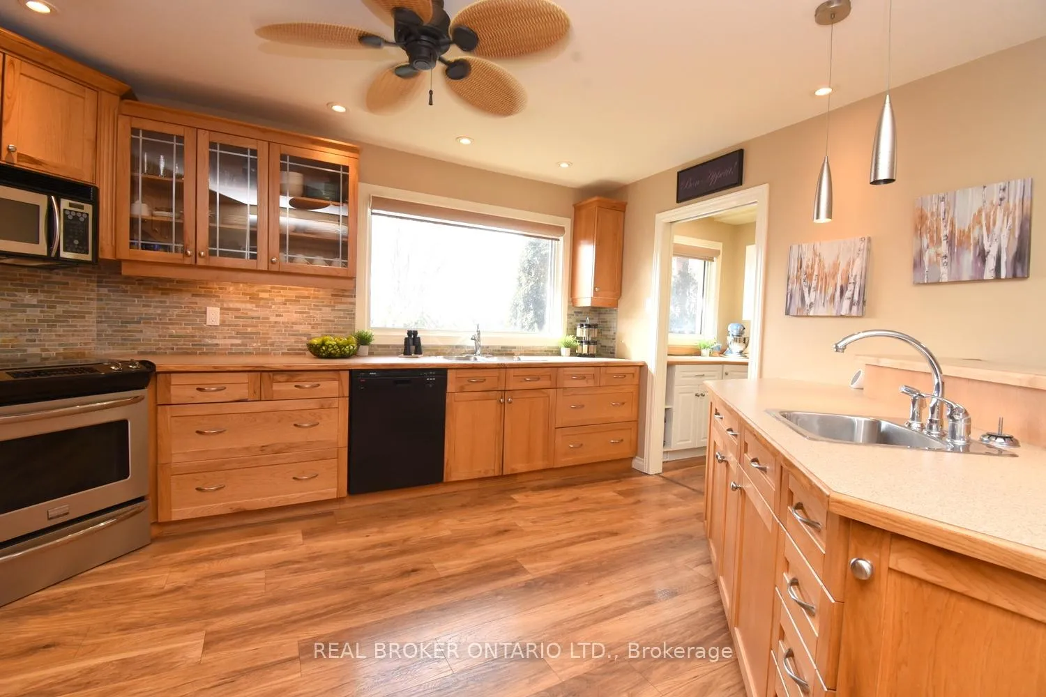 Photo 13 of 2952 Powerline Road W, Hamilton, Rural Ancaster — HOMEH