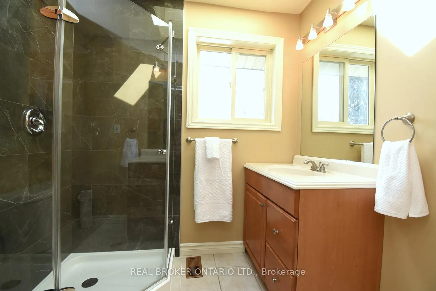 Photo 30 of 2952 Powerline Road W, Hamilton, Rural Ancaster — HOMEH