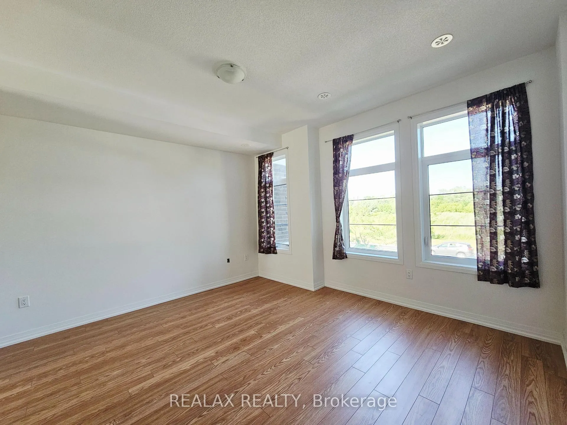 Photo 5 of 103 Carneros Way, Markham, Cedar Grove — HOMEH