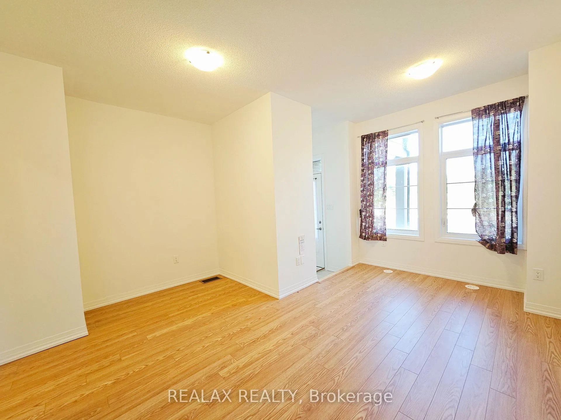 Photo 10 of 103 Carneros Way, Markham, Cedar Grove — HOMEH