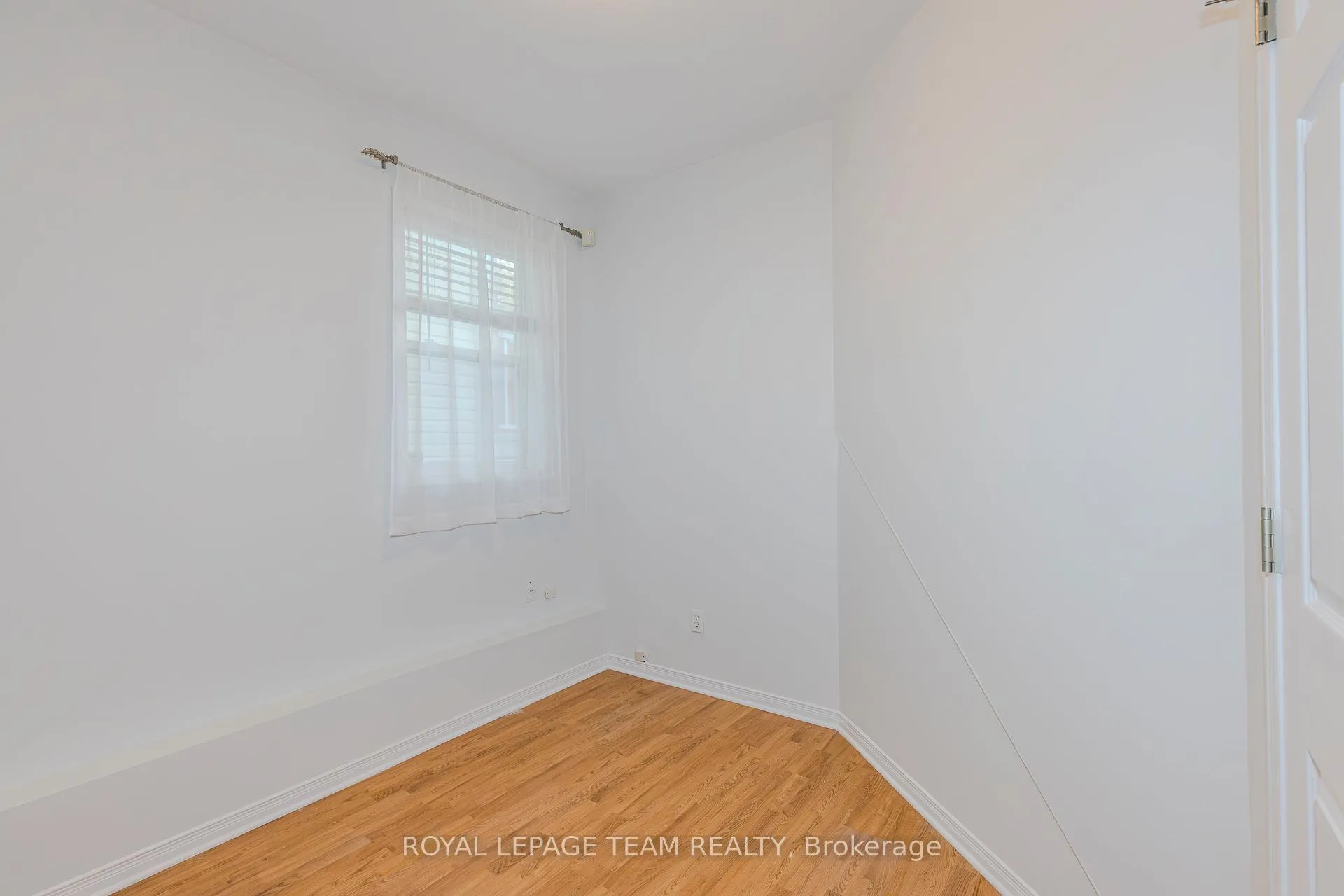 Photo 10 of Unit Unit B, 1566 Lisbon Street, Ottawa, Fallingbrook/Pineridge — HOMEH