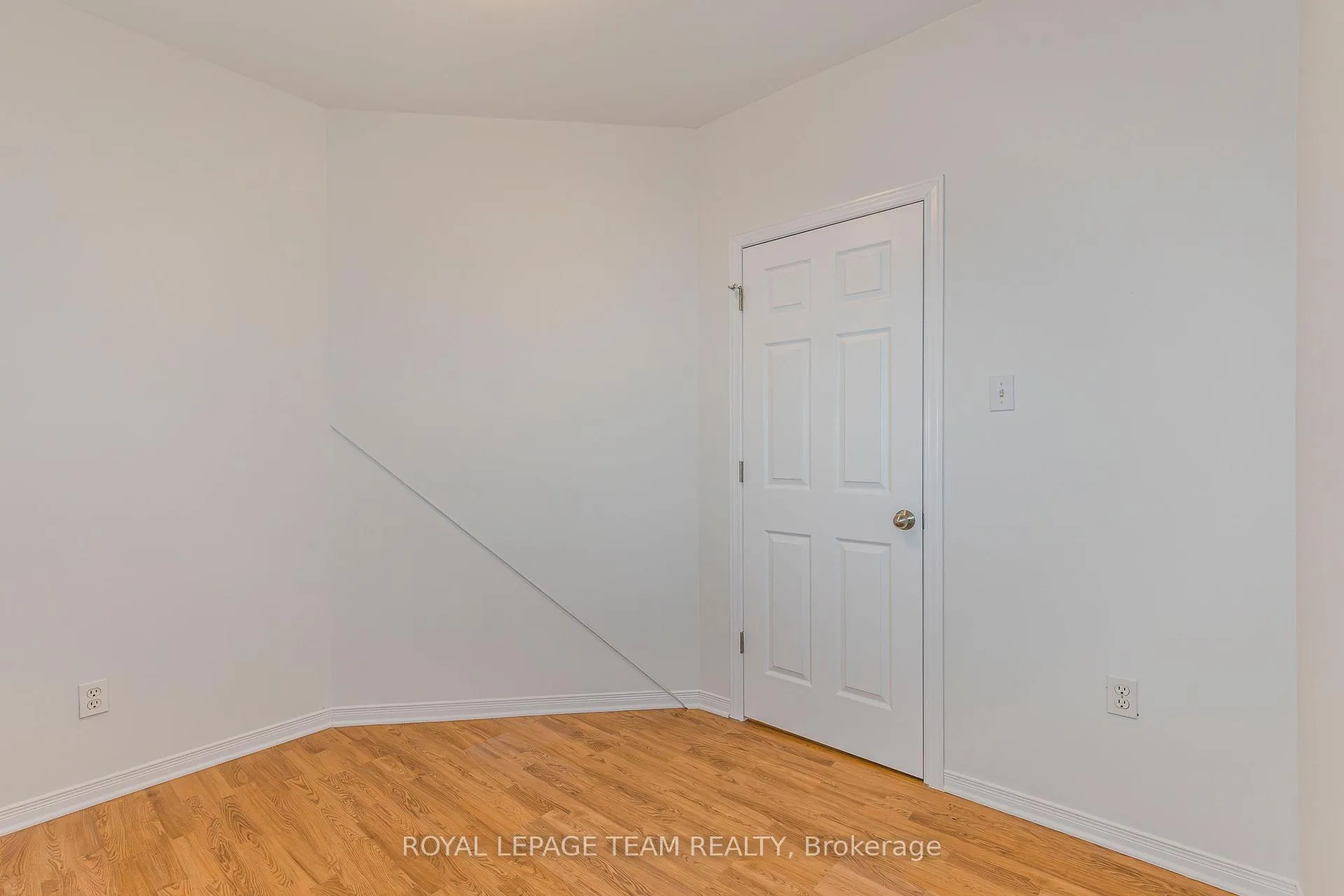 Photo 11 of Unit Unit B, 1566 Lisbon Street, Ottawa, Fallingbrook/Pineridge — HOMEH