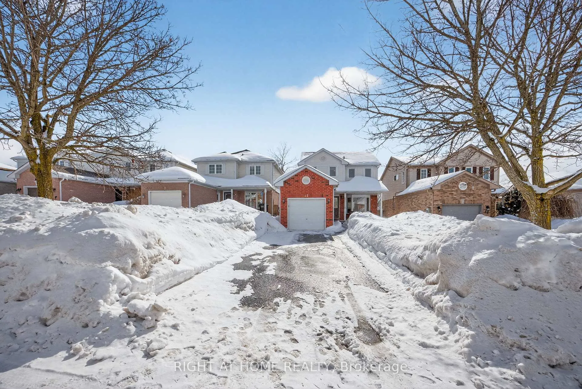 Photo 2 of 51 Copeman Crescent, Barrie, Painswick North — HOMEH