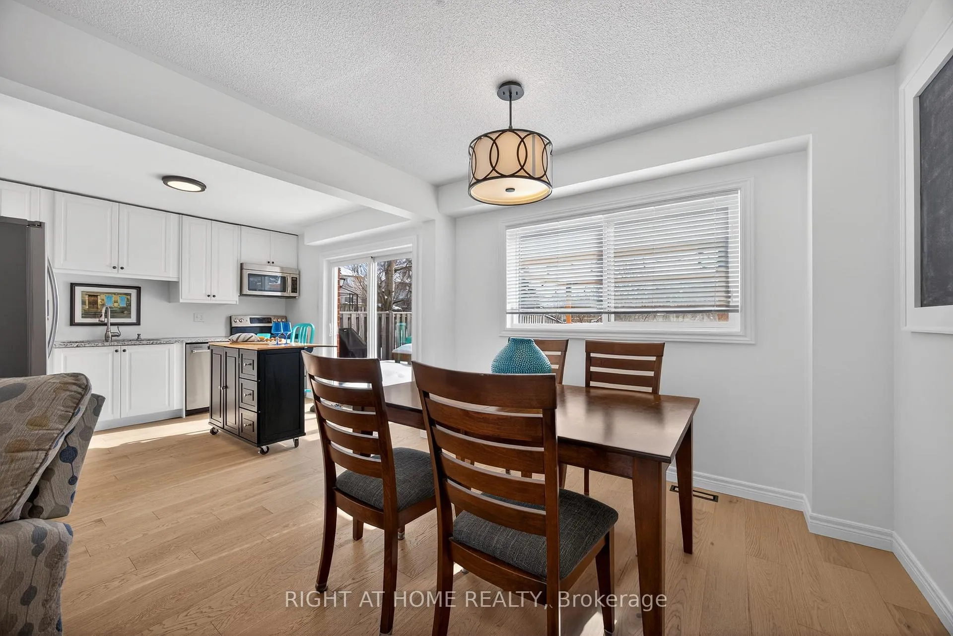 Photo 9 of 51 Copeman Crescent, Barrie, Painswick North — HOMEH