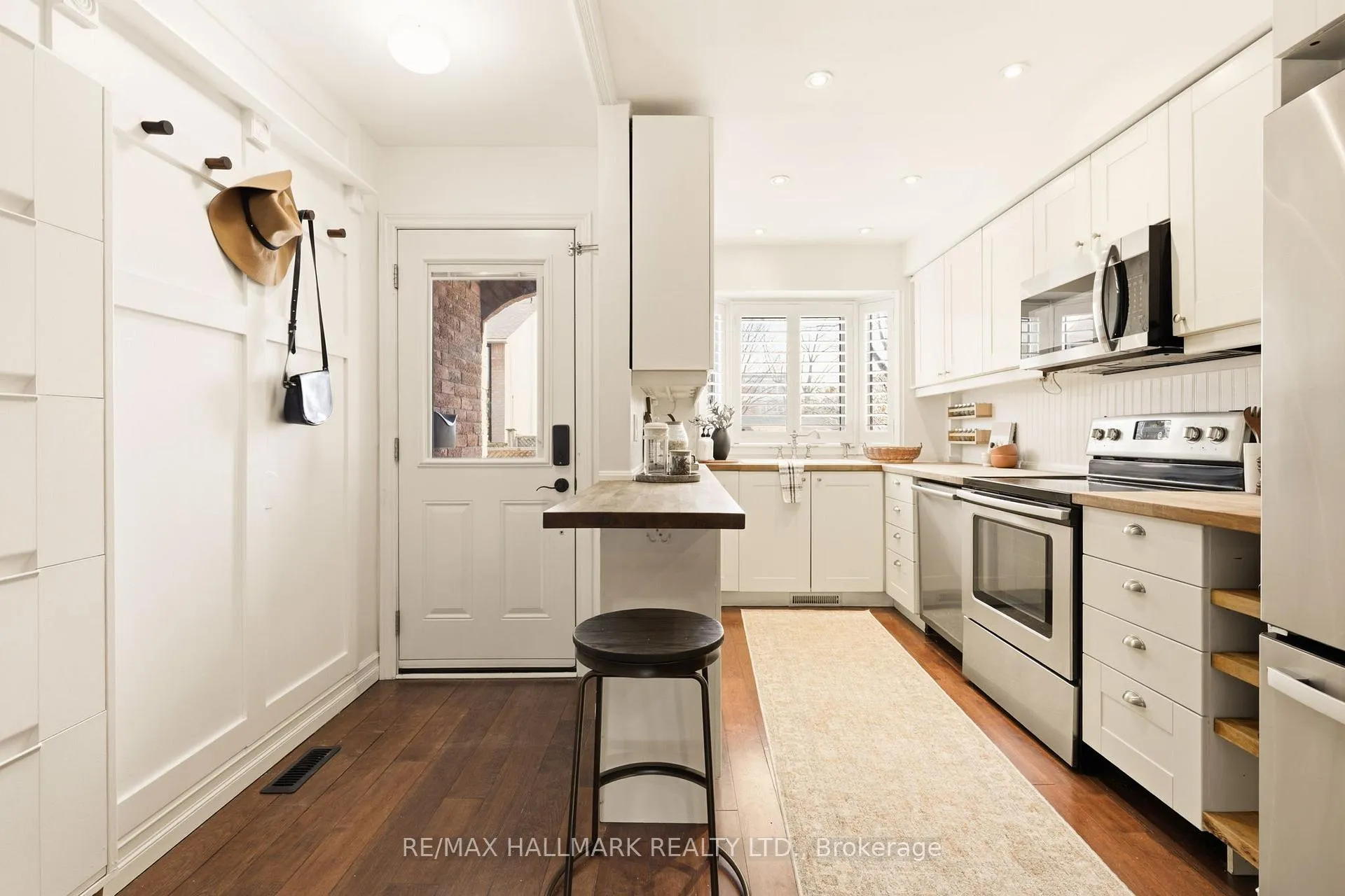 Photo 4 of Unit 17, 13 Kerr Road, Toronto, Greenwood-Coxwell — HOMEH