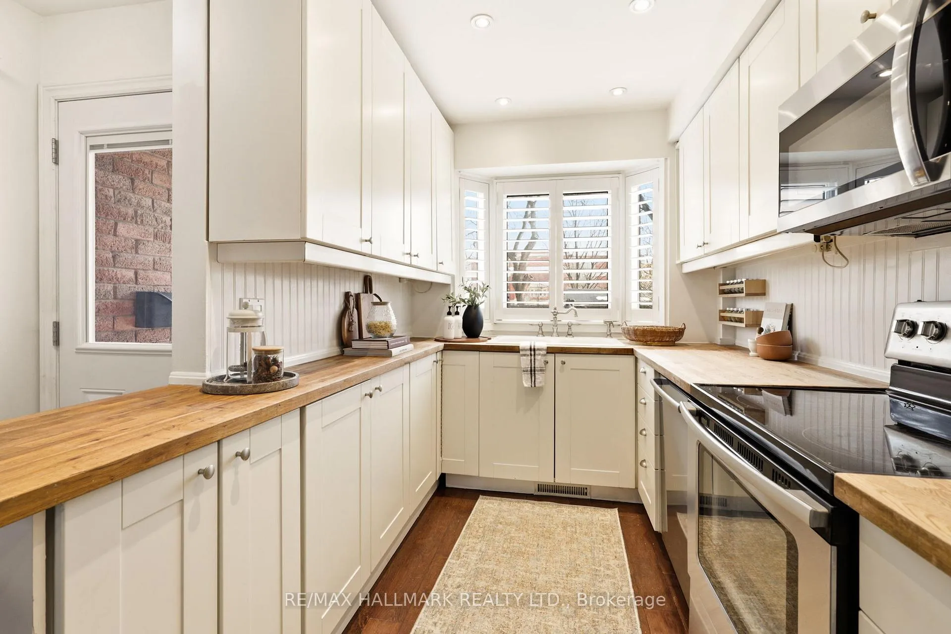 Photo 5 of Unit 17, 13 Kerr Road, Toronto, Greenwood-Coxwell — HOMEH